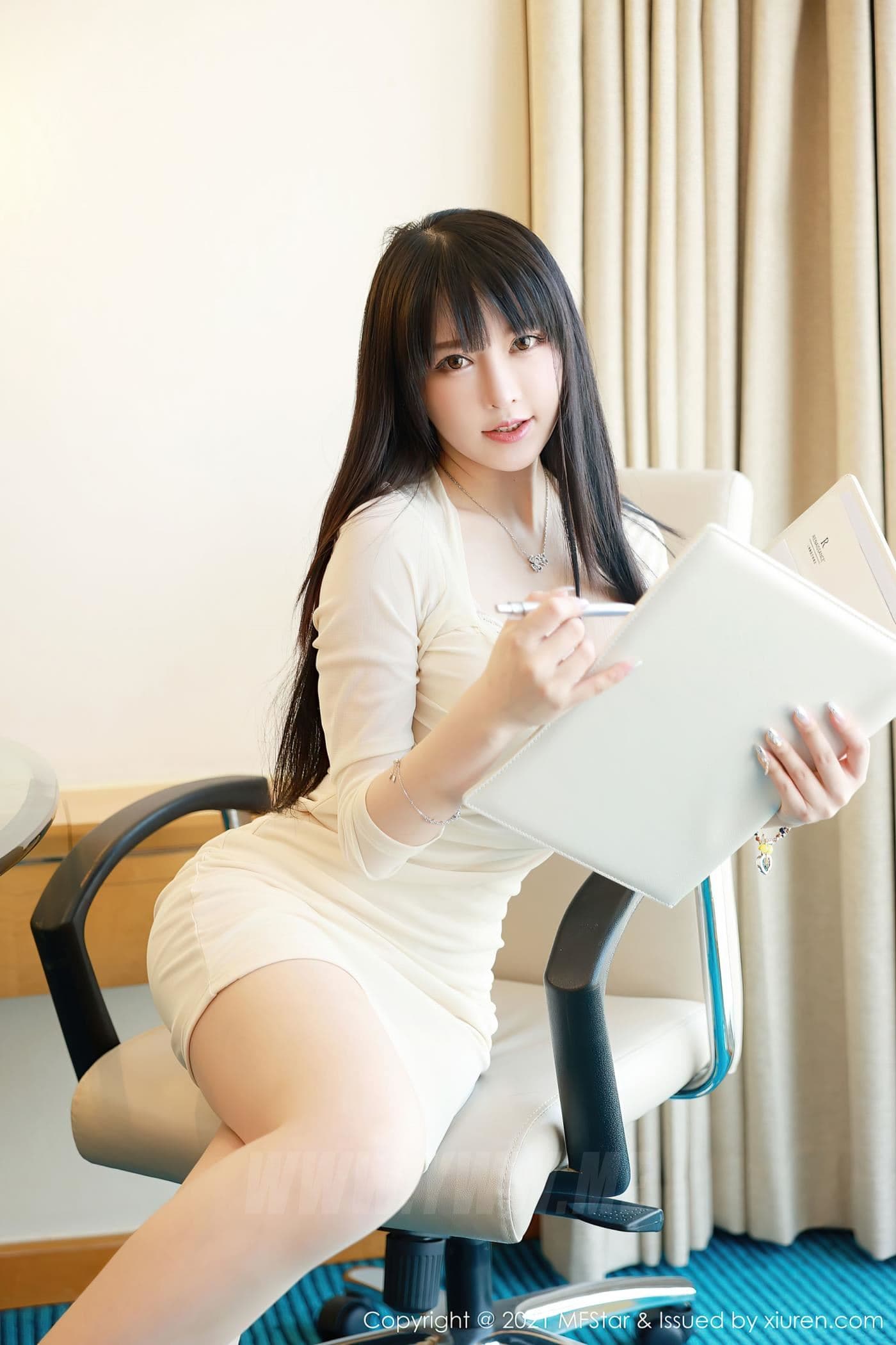 MFStar模范学院 VOL.472 玉兔miki 丝袜 美胸