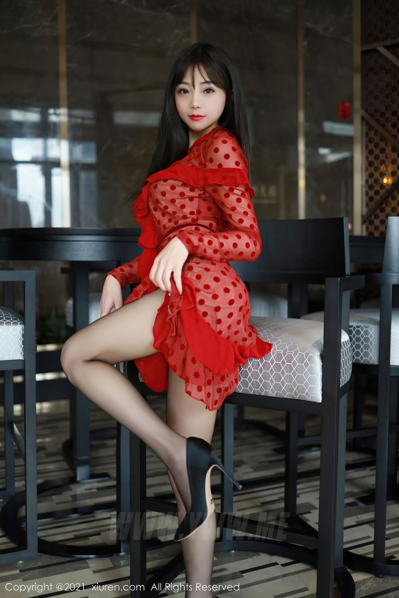 XiuRen秀人网 No.3217 佘贝拉bella 碎花裙 黑丝