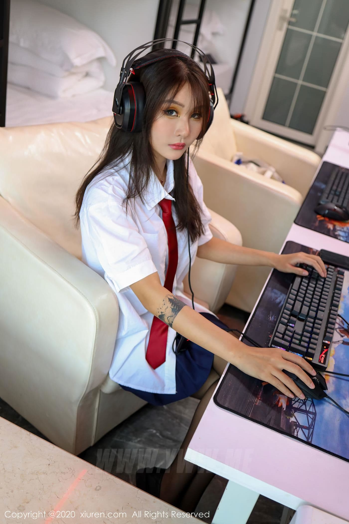 XiuRen秀人网 No.2461 Emily顾奈奈