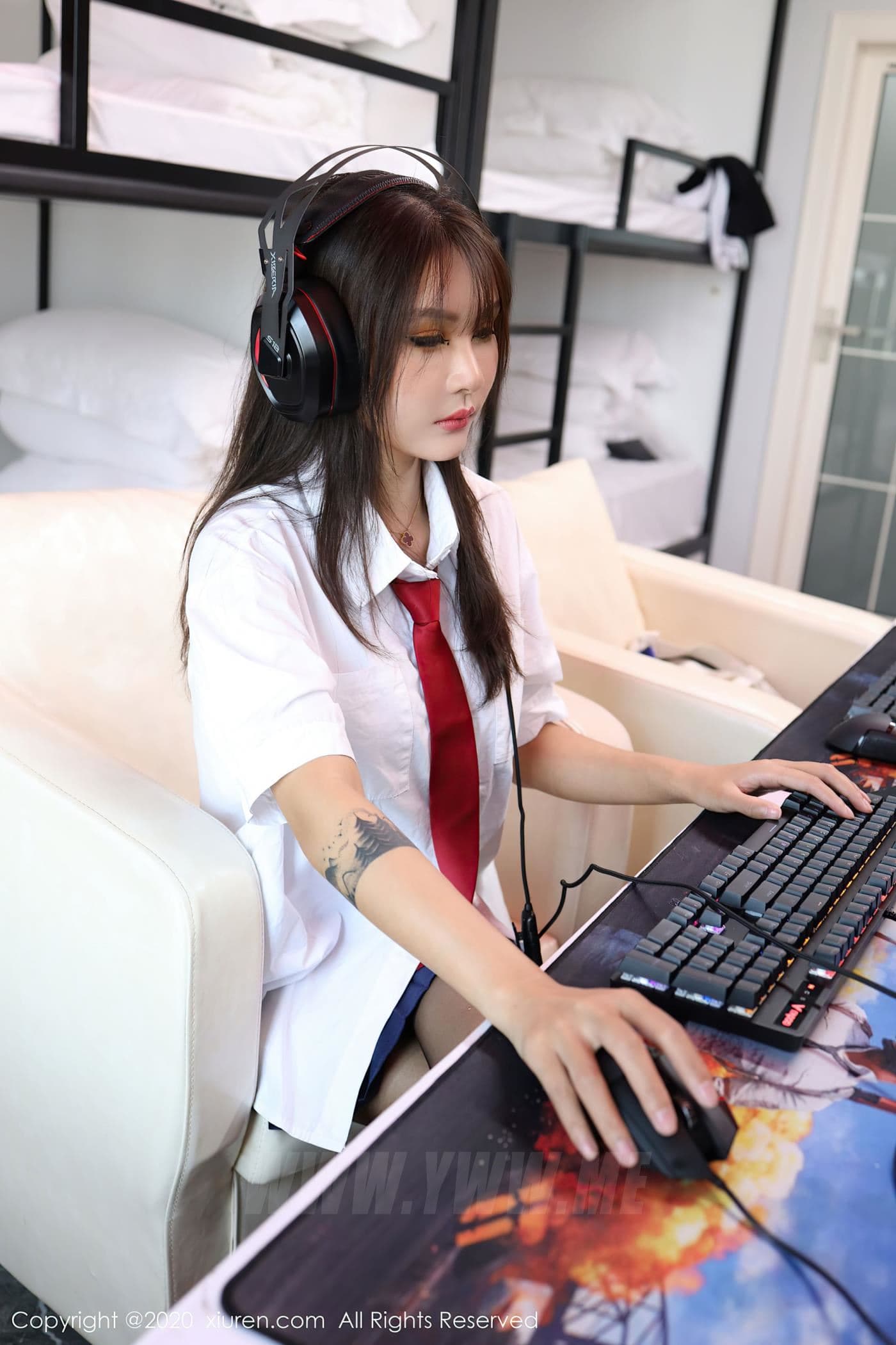 XiuRen秀人网 No.2461 Emily顾奈奈