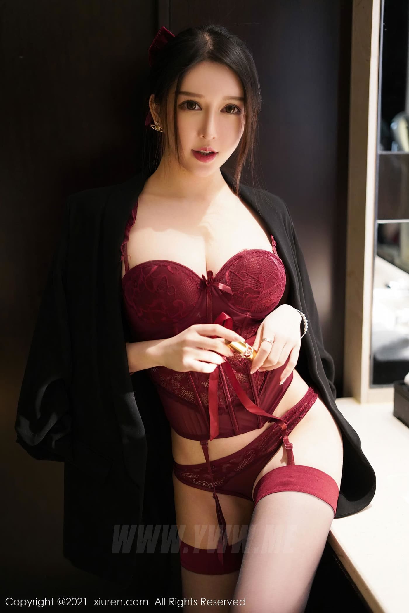 XiuRen秀人网 No.3204 玉兔miki 吊袜 美腿