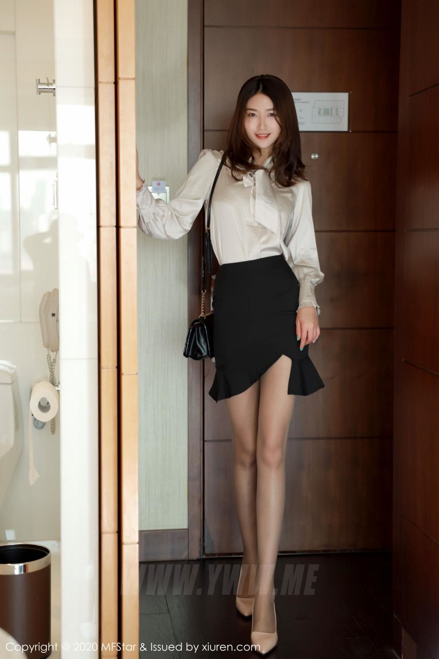 MFStar模范学院 VOL.328 方子萱 美腿 丝袜