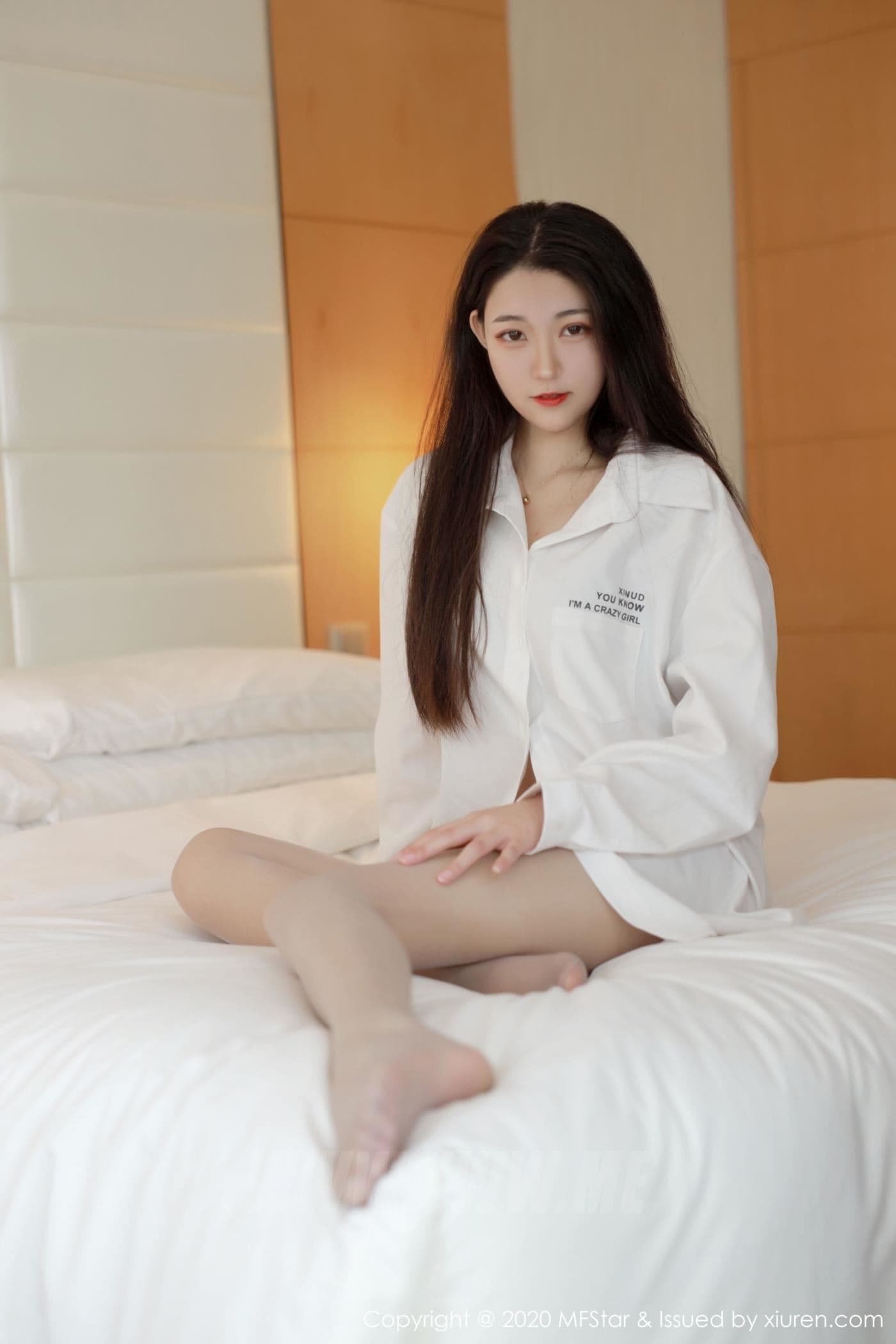 MFStar模范学院 VOL.321 Laura张小妮 新人 美腿