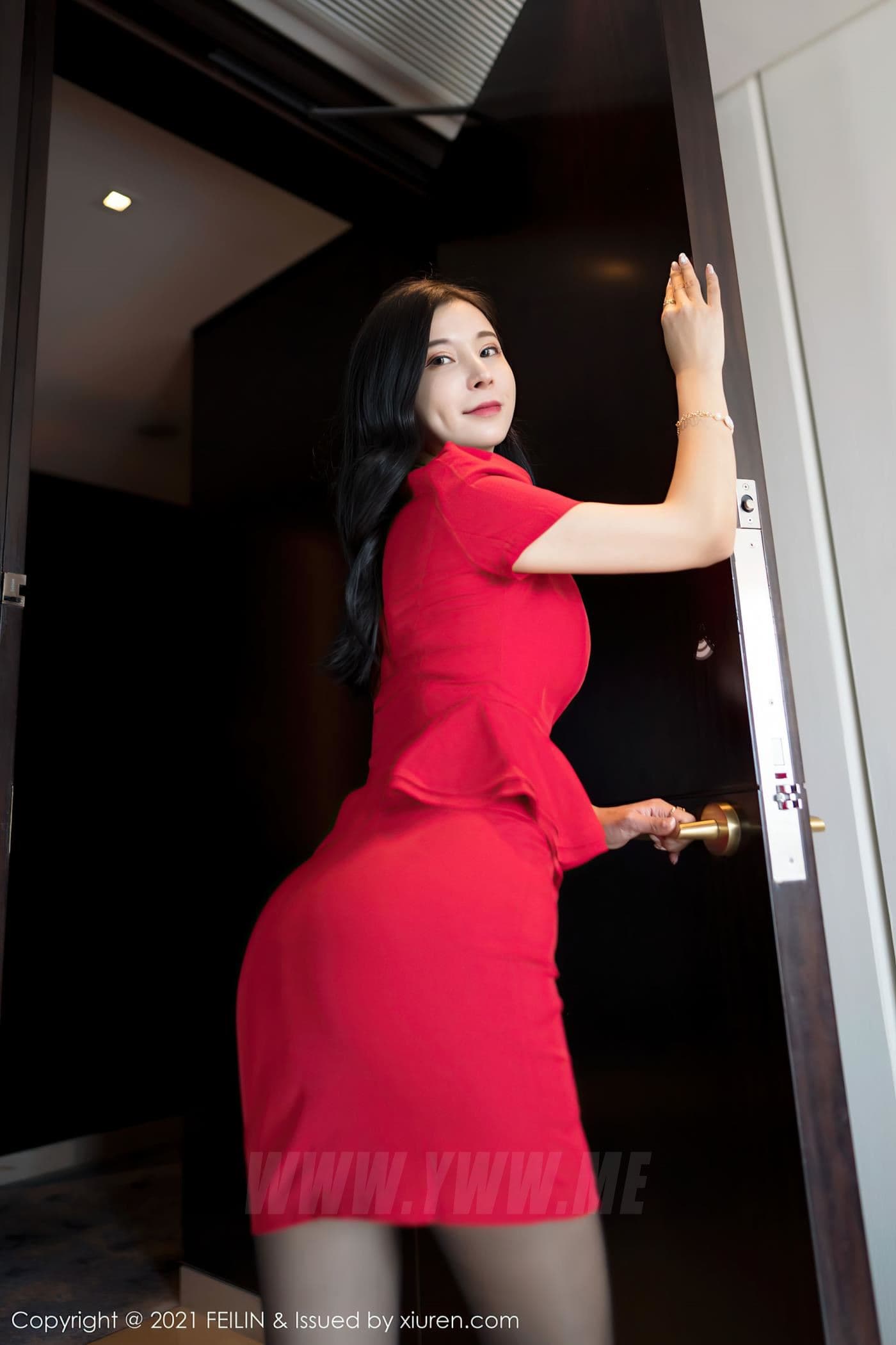 FEILIN嗲囡囡 VOL.376 小蛮妖Yummy 黑丝美腿