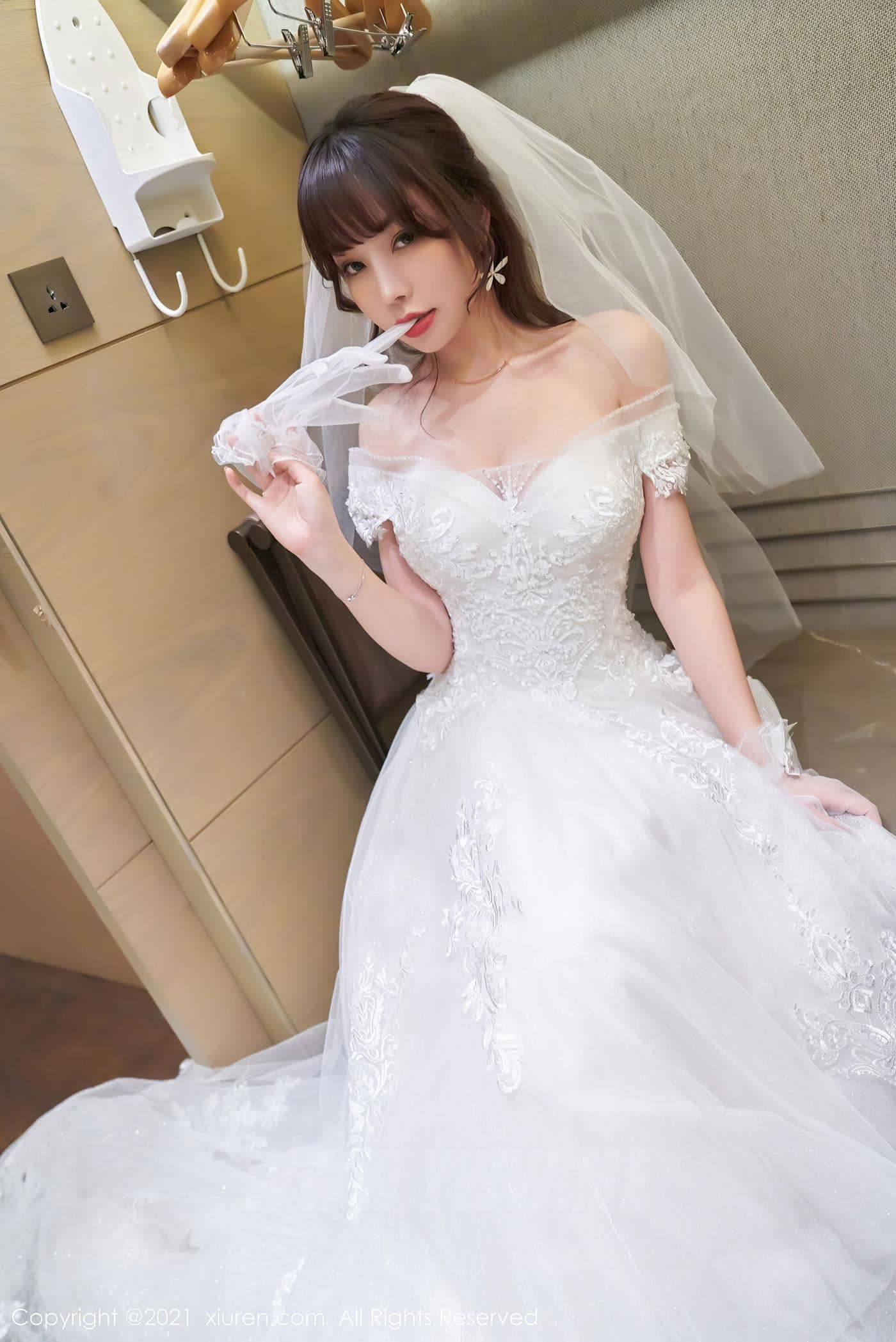 XiuRen秀人网 No.3248 芝芝Booty 婚纱 高跟鞋