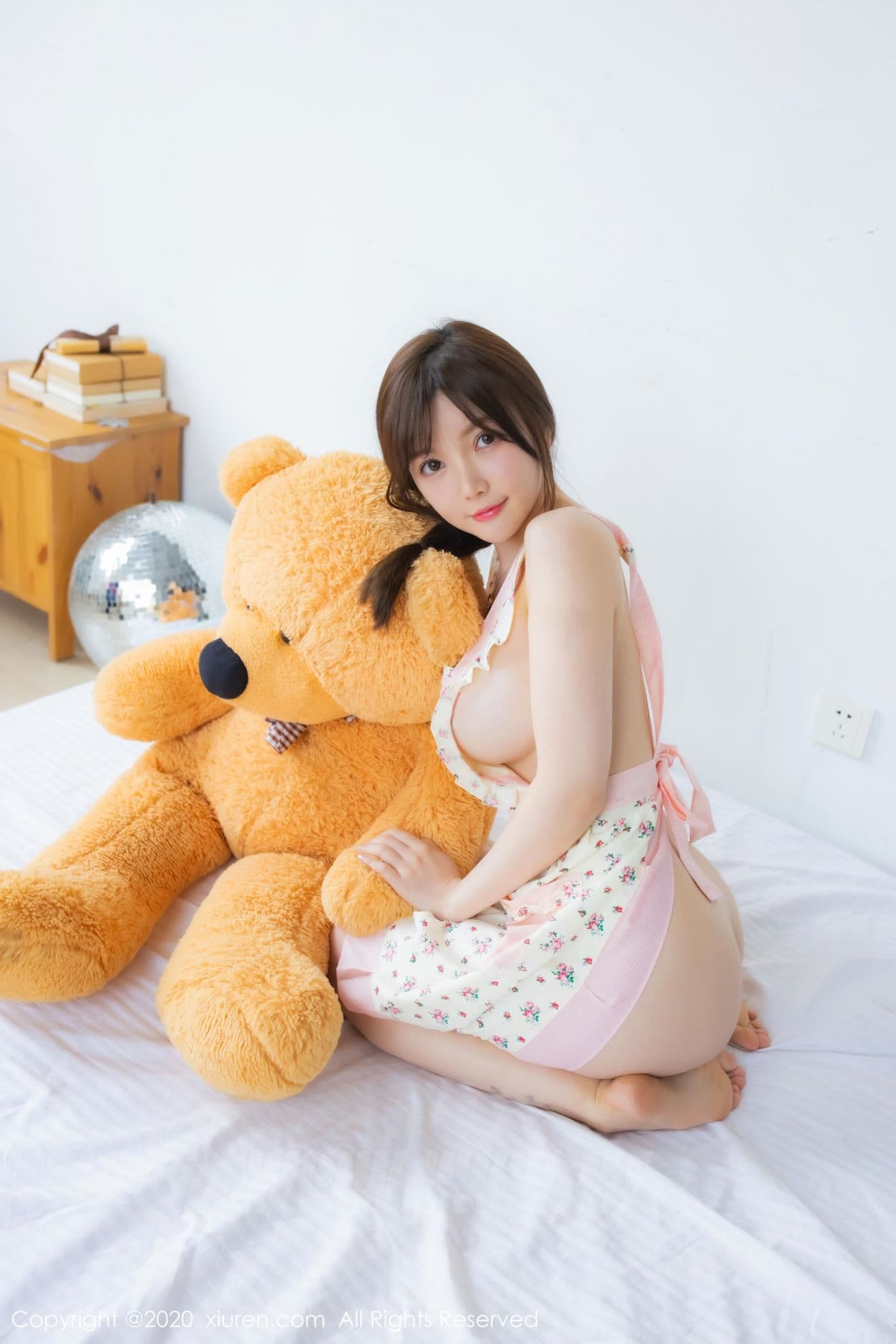 XiuRen秀人网 No.2150 糯美子Mini 女仆 奶油