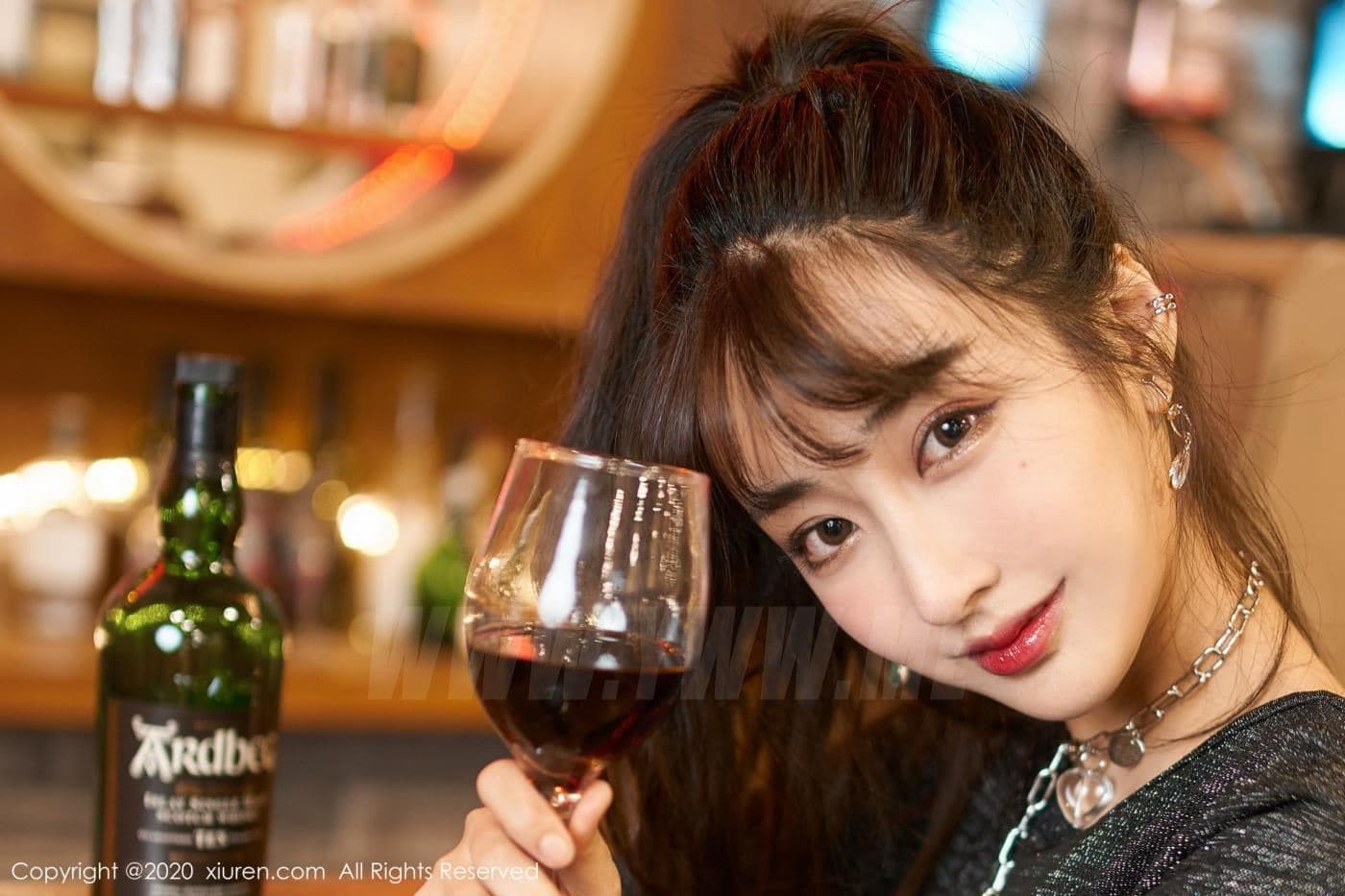 XiuRen秀人网 No.2085 Betty林子欣 酒吧 丝袜