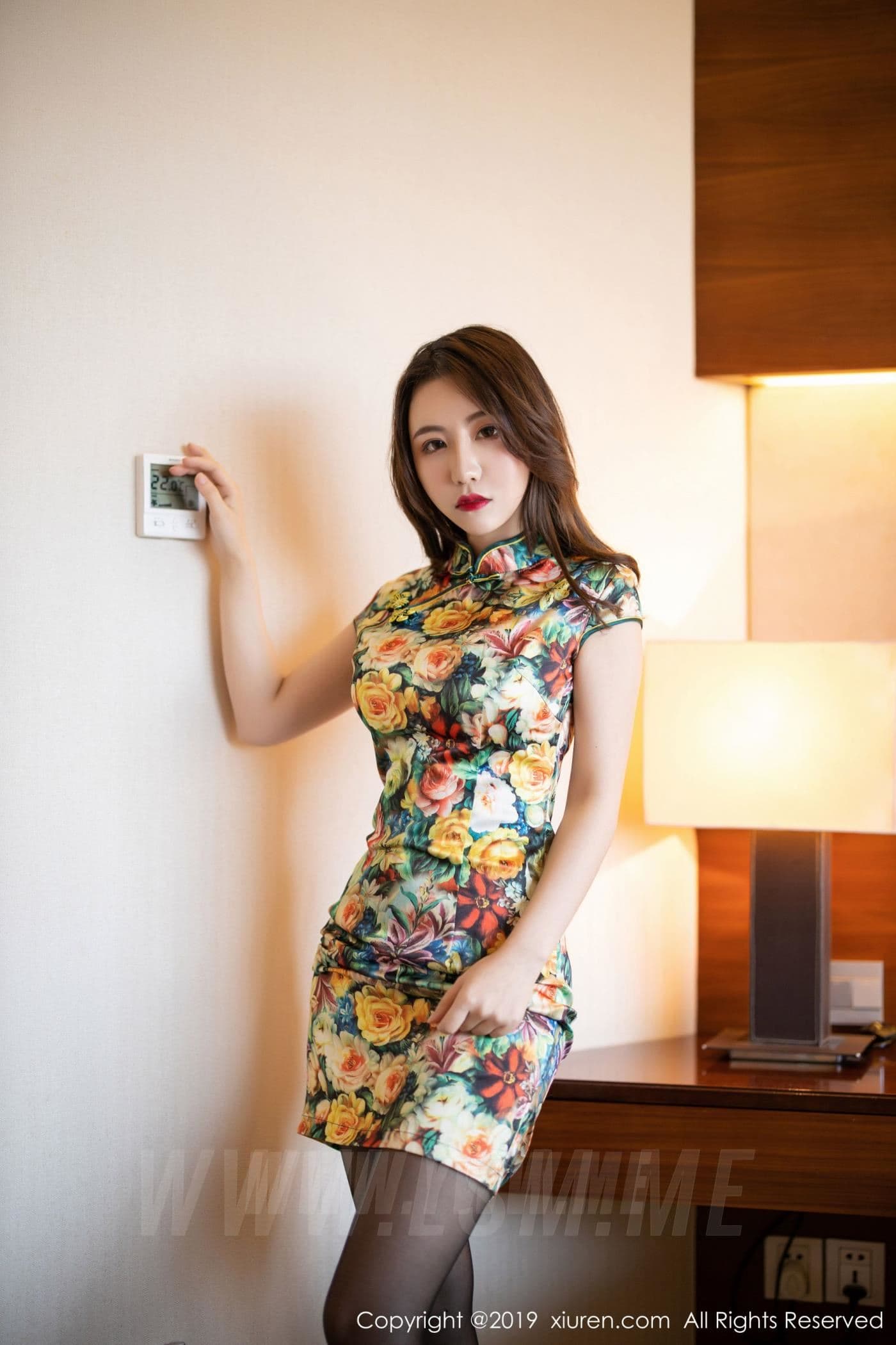 XiuRen秀人网 No.1727 绯月樱-Cherry 旗袍 美腿
