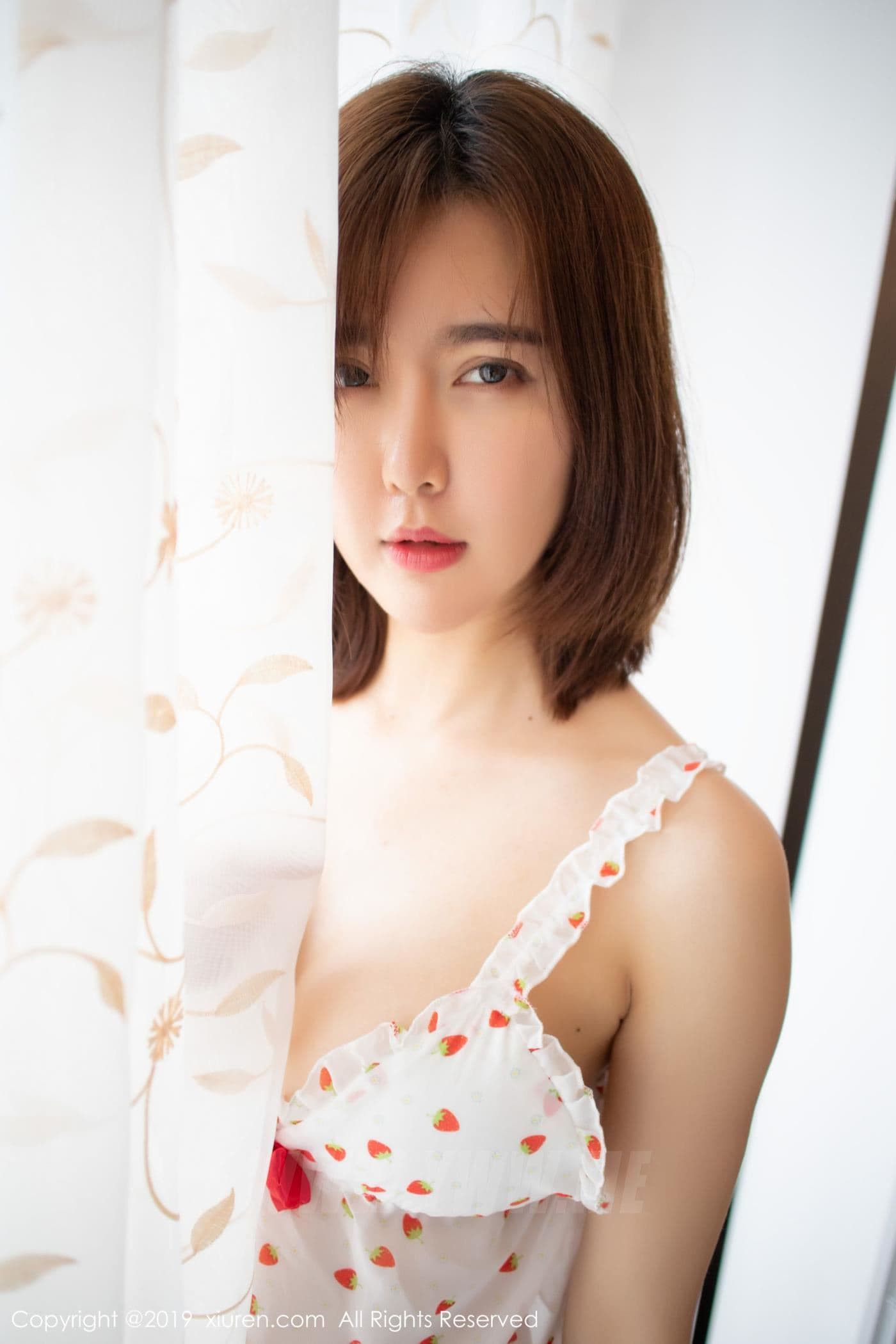 XiuRen秀人网 No.1471 Yomi悠蜜 草莓内衣