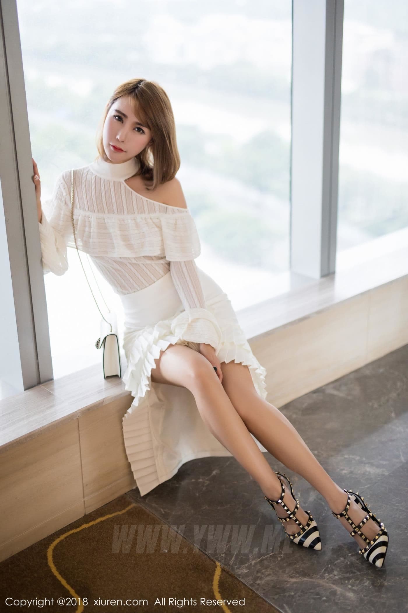 XiuRen秀人网 No.1121 楚恬Olivia 酥胸 美腿
