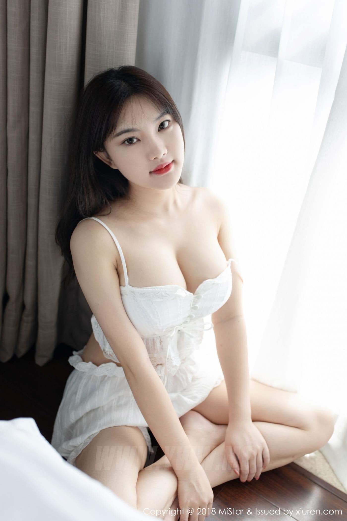 MiStar魅妍社 VOL.246 小仓鼠 黑丝 美胸