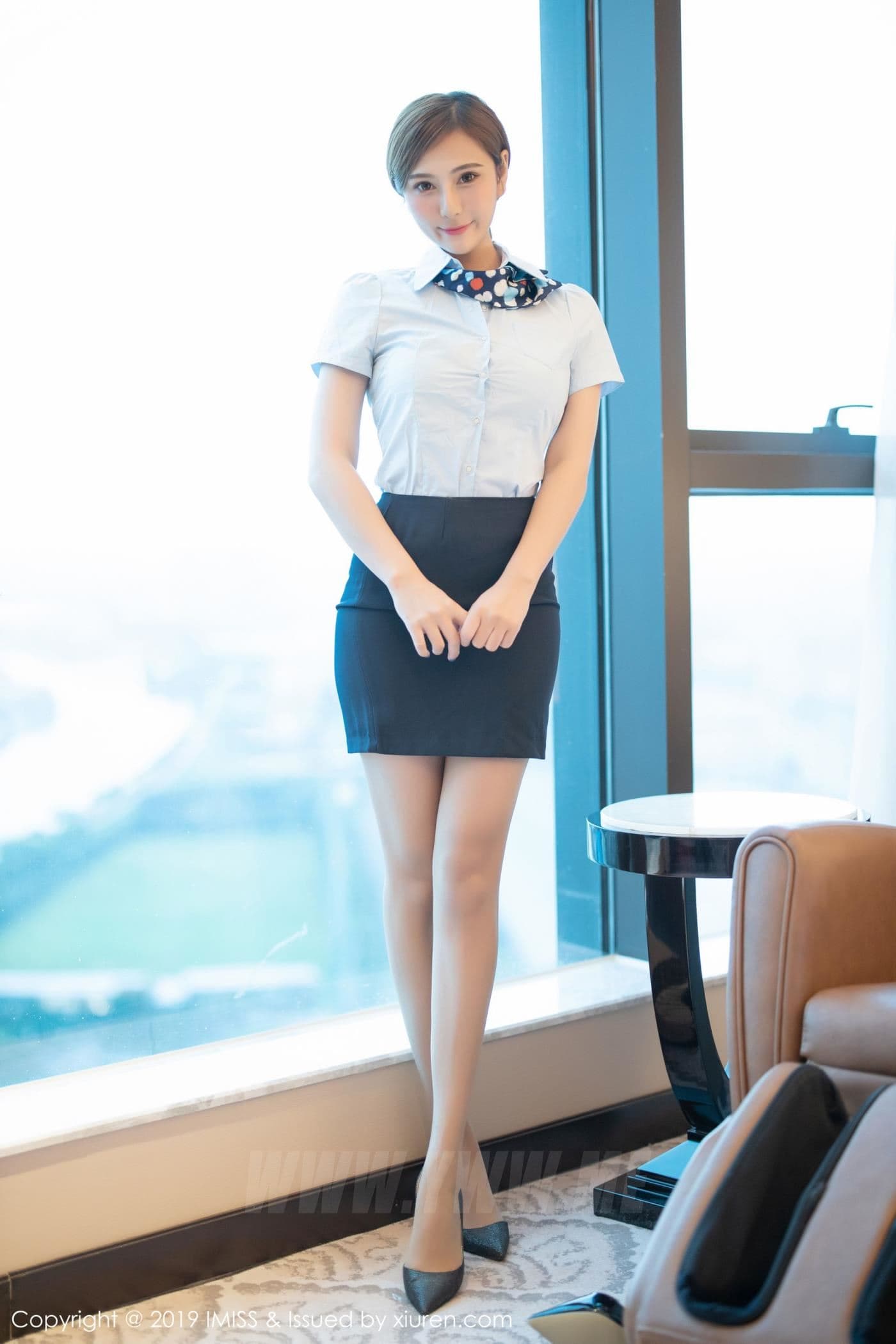 IMISS爱蜜社 VOL.408 Lavinia 秘书 美腿
