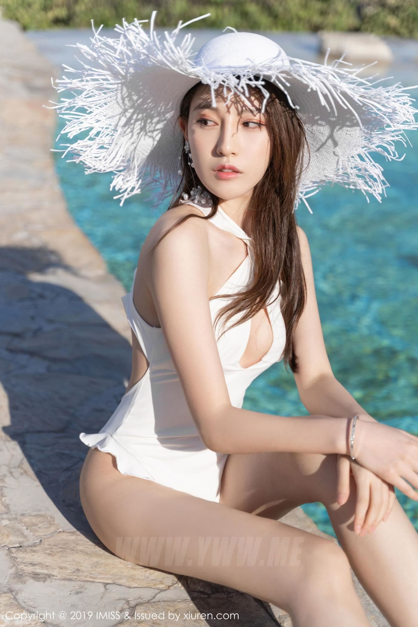 IMISS爱蜜社 VOL.368 Lynn刘奕宁 美腿 外拍
