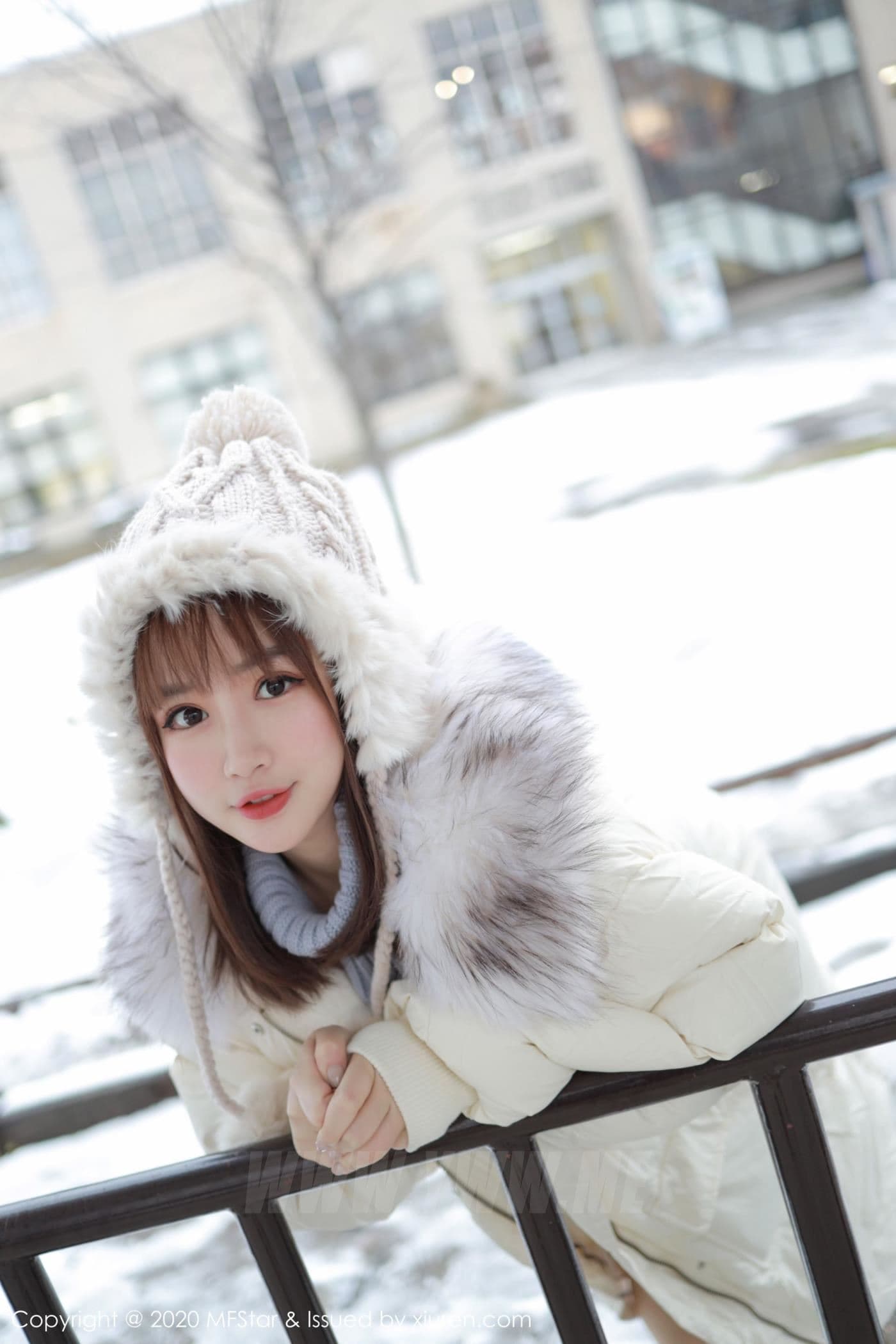 MFStar模范学院 VOL.262 恩率babe 开背毛衣