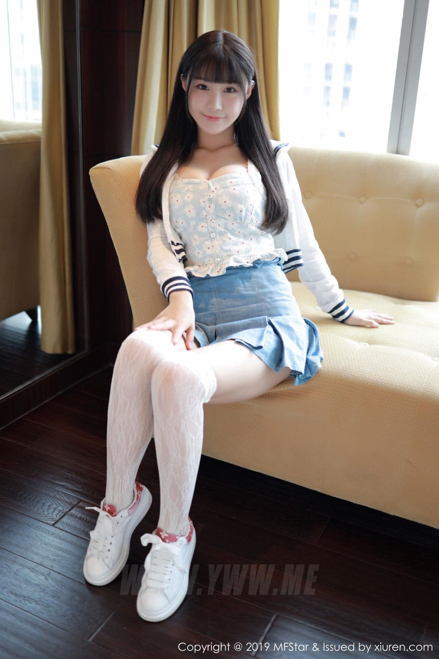 MFStar模范学院 VOL.233 Flower朱可儿 美胸 短裙