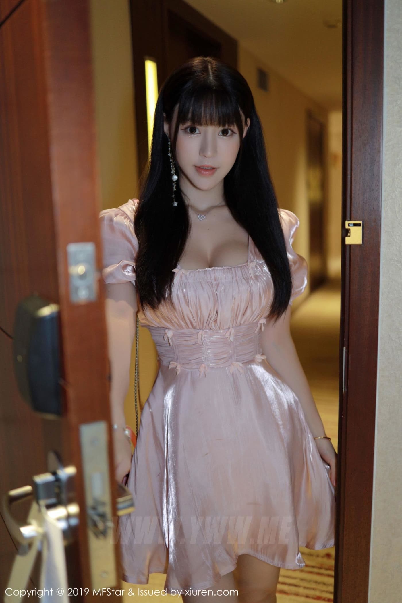 MFStar模范学院 VOL.217 Flower朱可儿 美胸 裙子