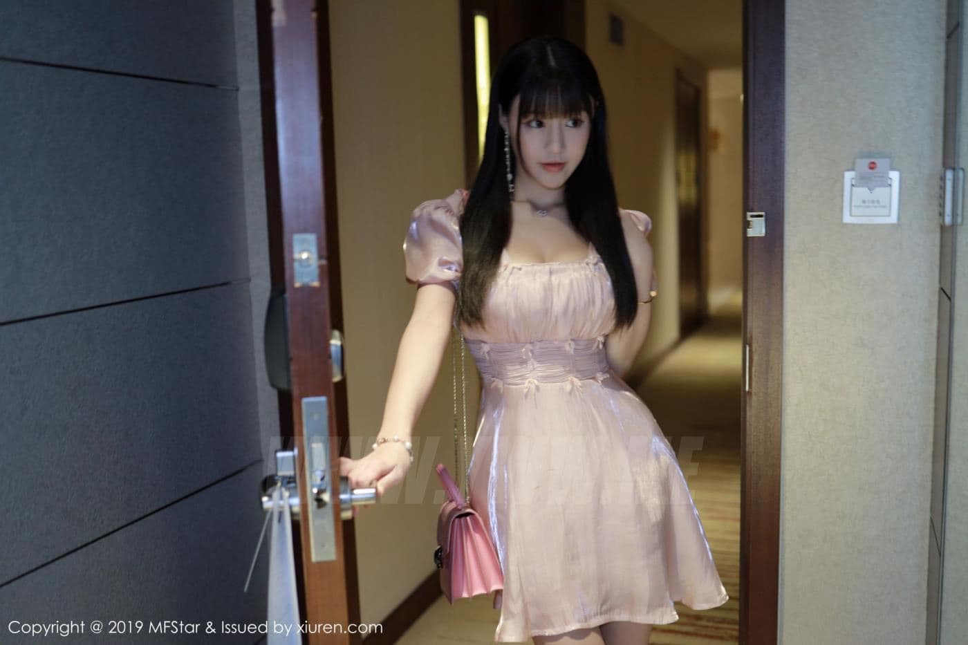 MFStar模范学院 VOL.217 Flower朱可儿 美胸 裙子