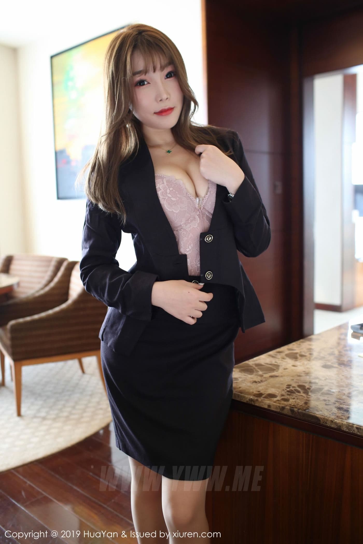 HuaYan花の颜 VOL.069 芝芝Booty 制服 美臀