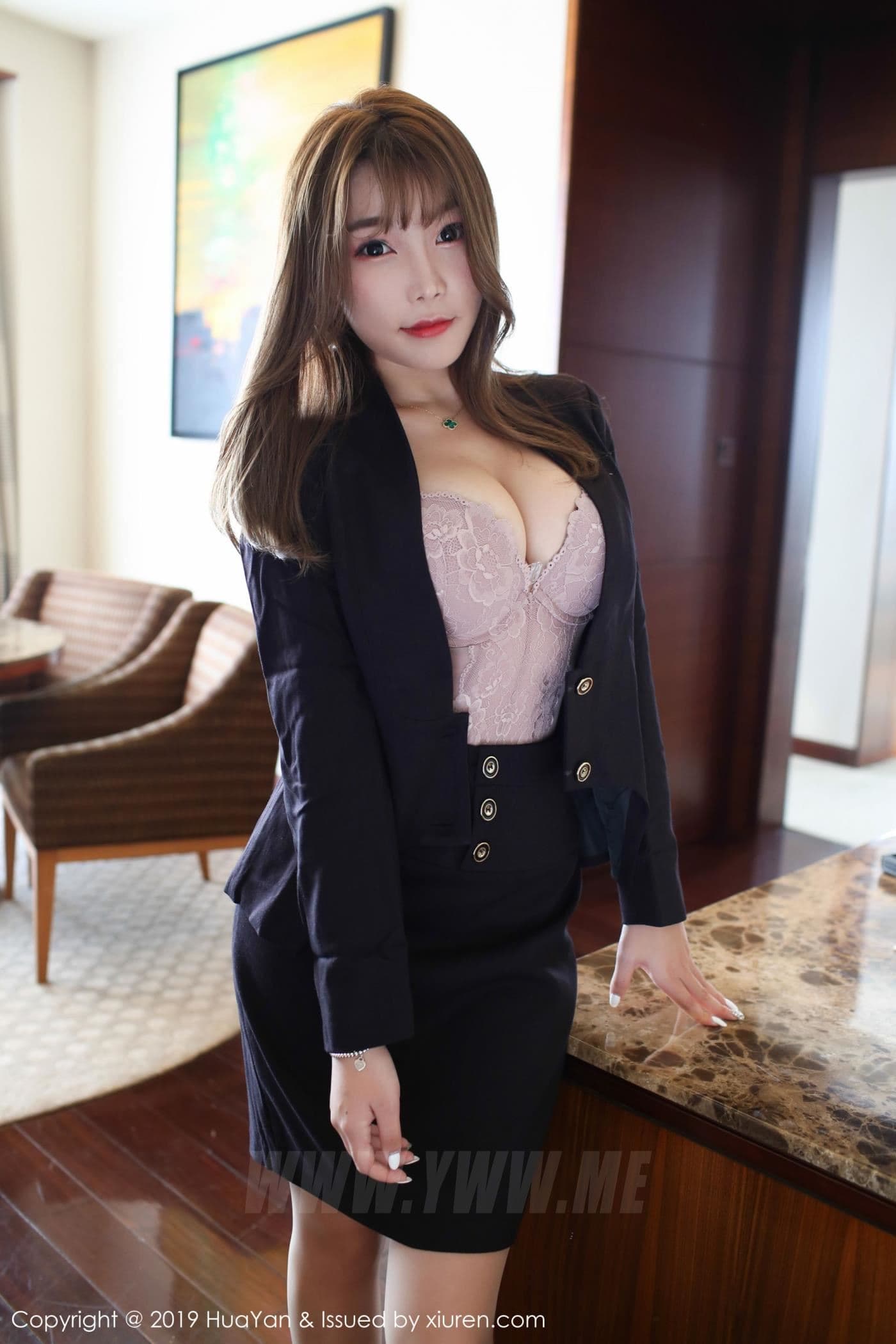 HuaYan花の颜 VOL.069 芝芝Booty 制服 美臀