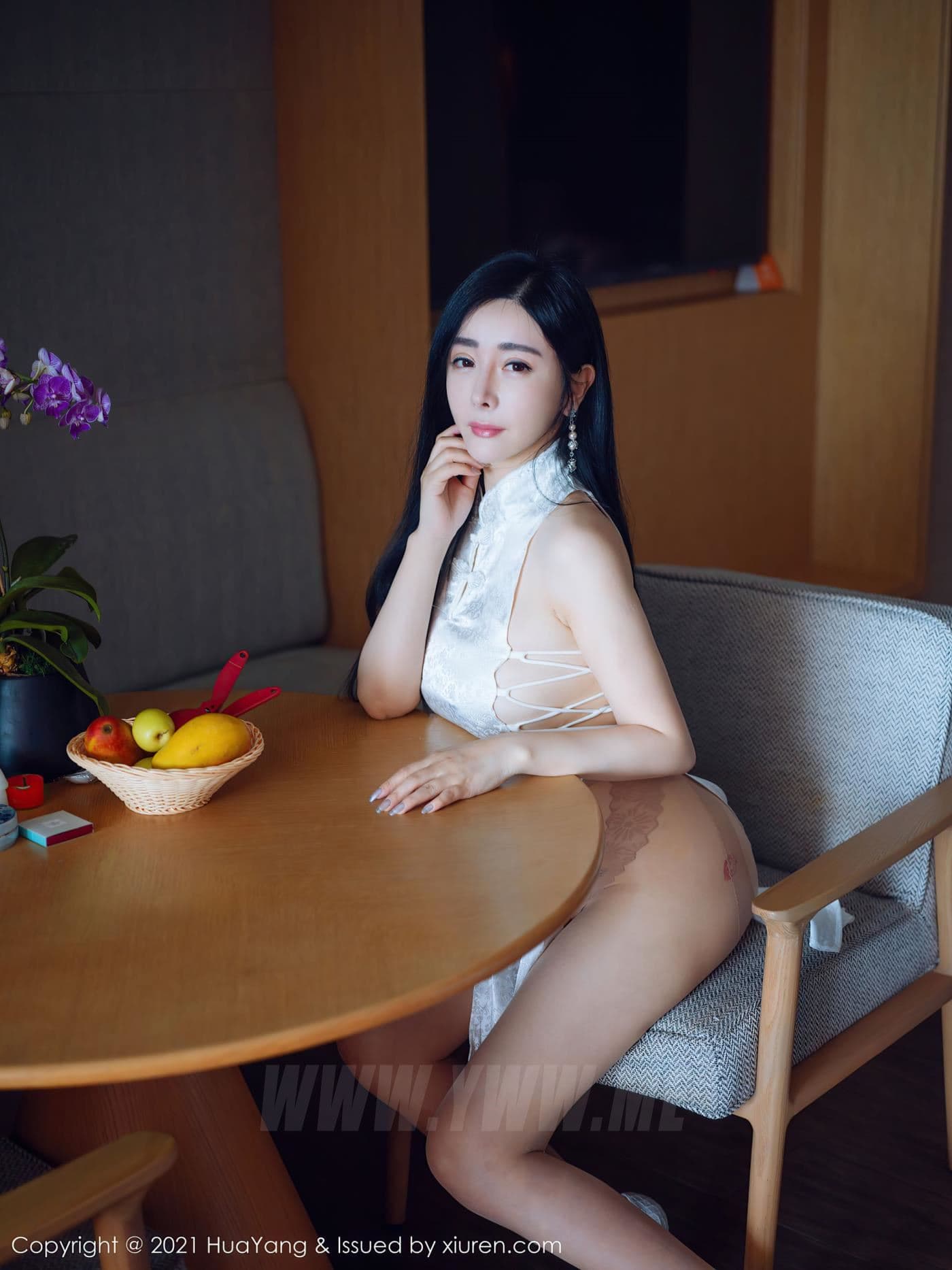 HuaYang花漾 VOL.392 允爾 旗袍 丝袜