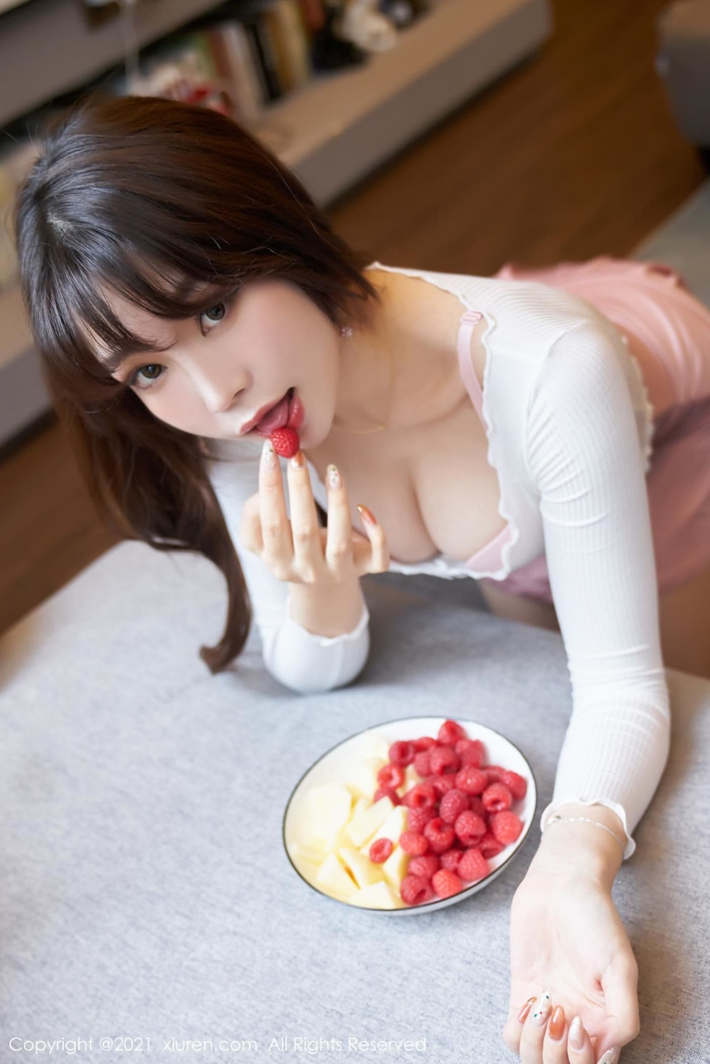 XiuRen秀人网 No.3344 芝芝Booty 丝袜 美胸
