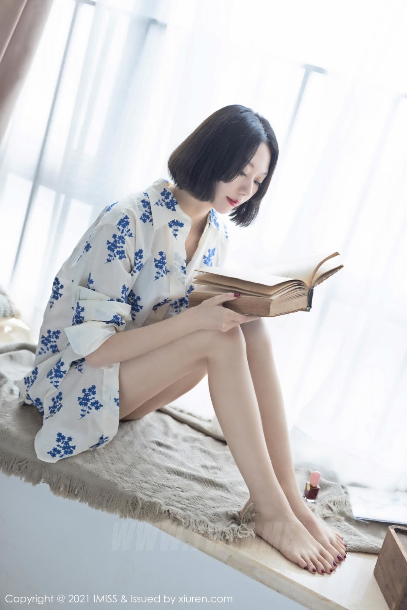 IMISS爱蜜社 VOL.602 艺轩 美腿丝袜