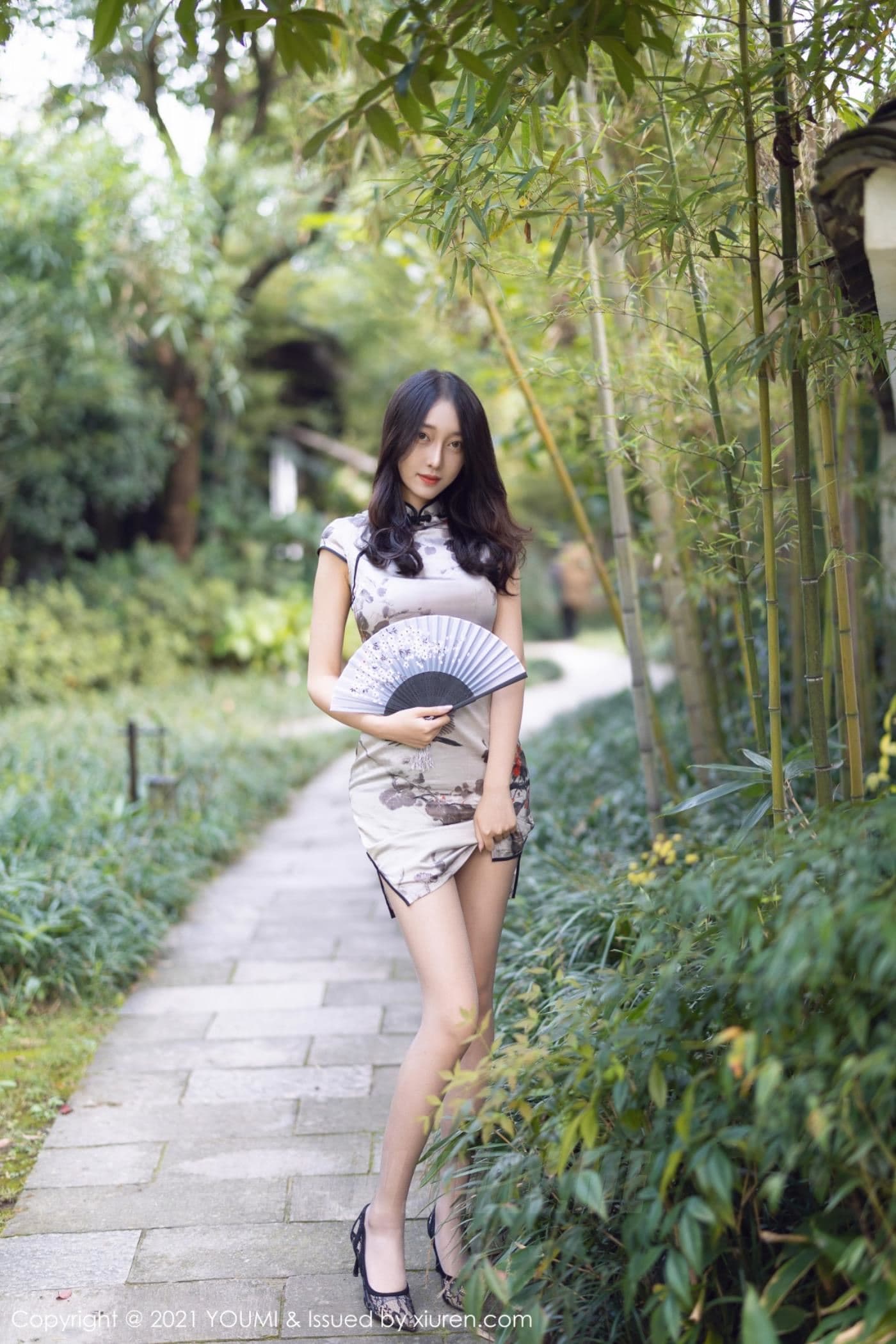 YOUMI尤蜜荟 VOL.635 玥儿玥er 旗袍 美腿