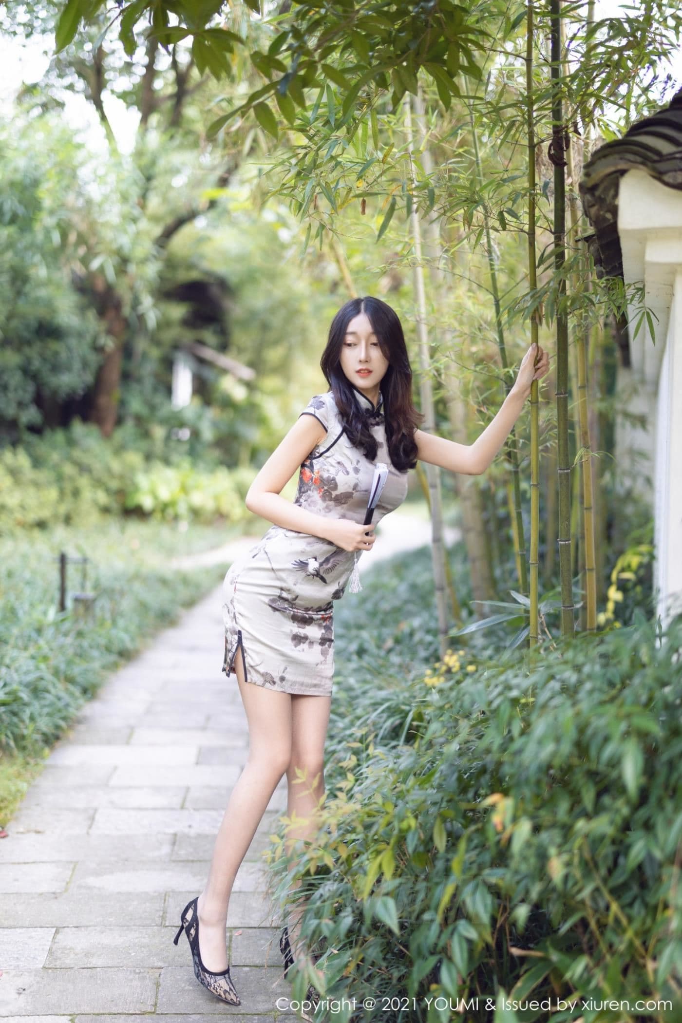 YOUMI尤蜜荟 VOL.635 玥儿玥er 旗袍 美腿