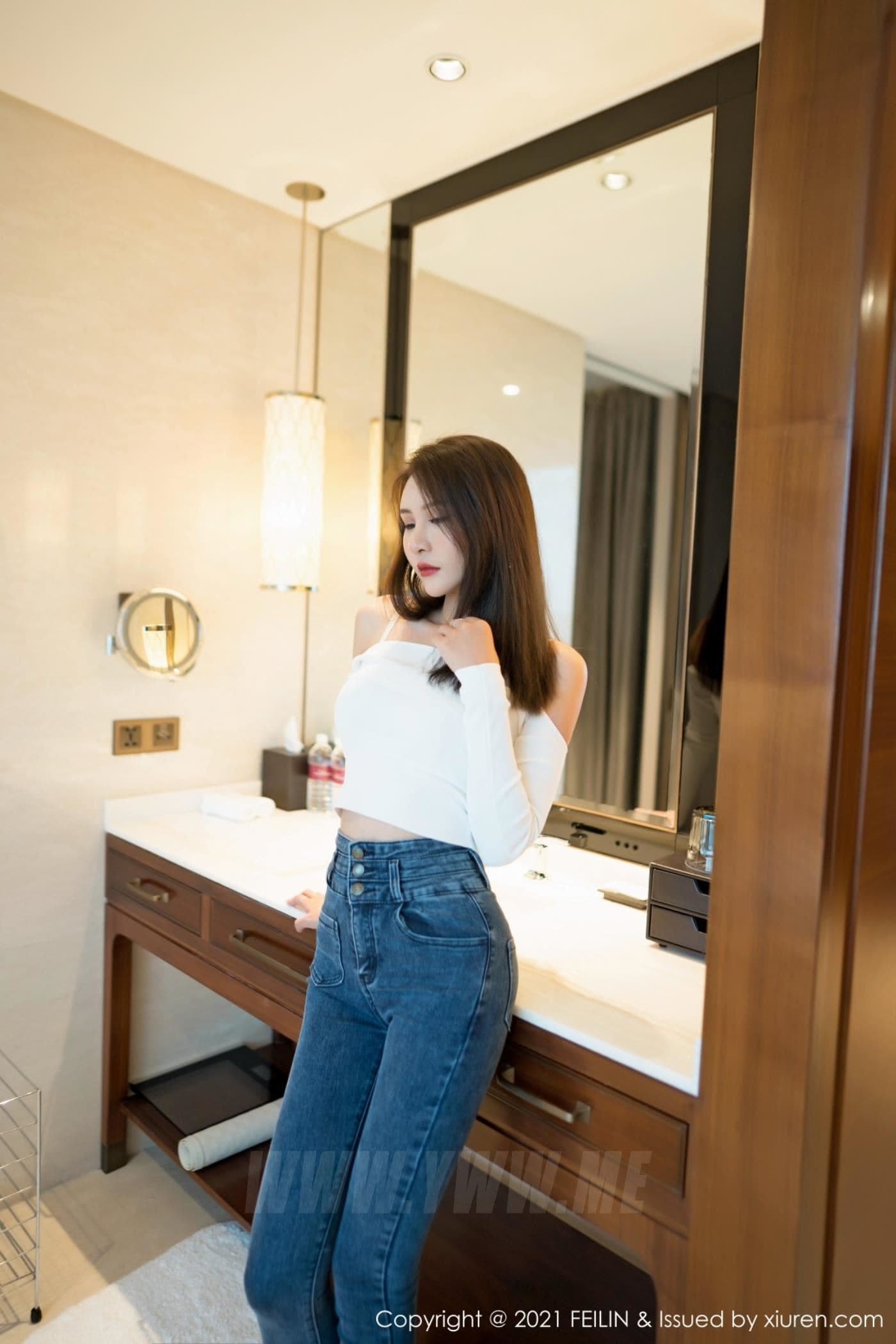 FEILIN嗲囡囡 VOL.389 Emily顾奈奈 丝袜