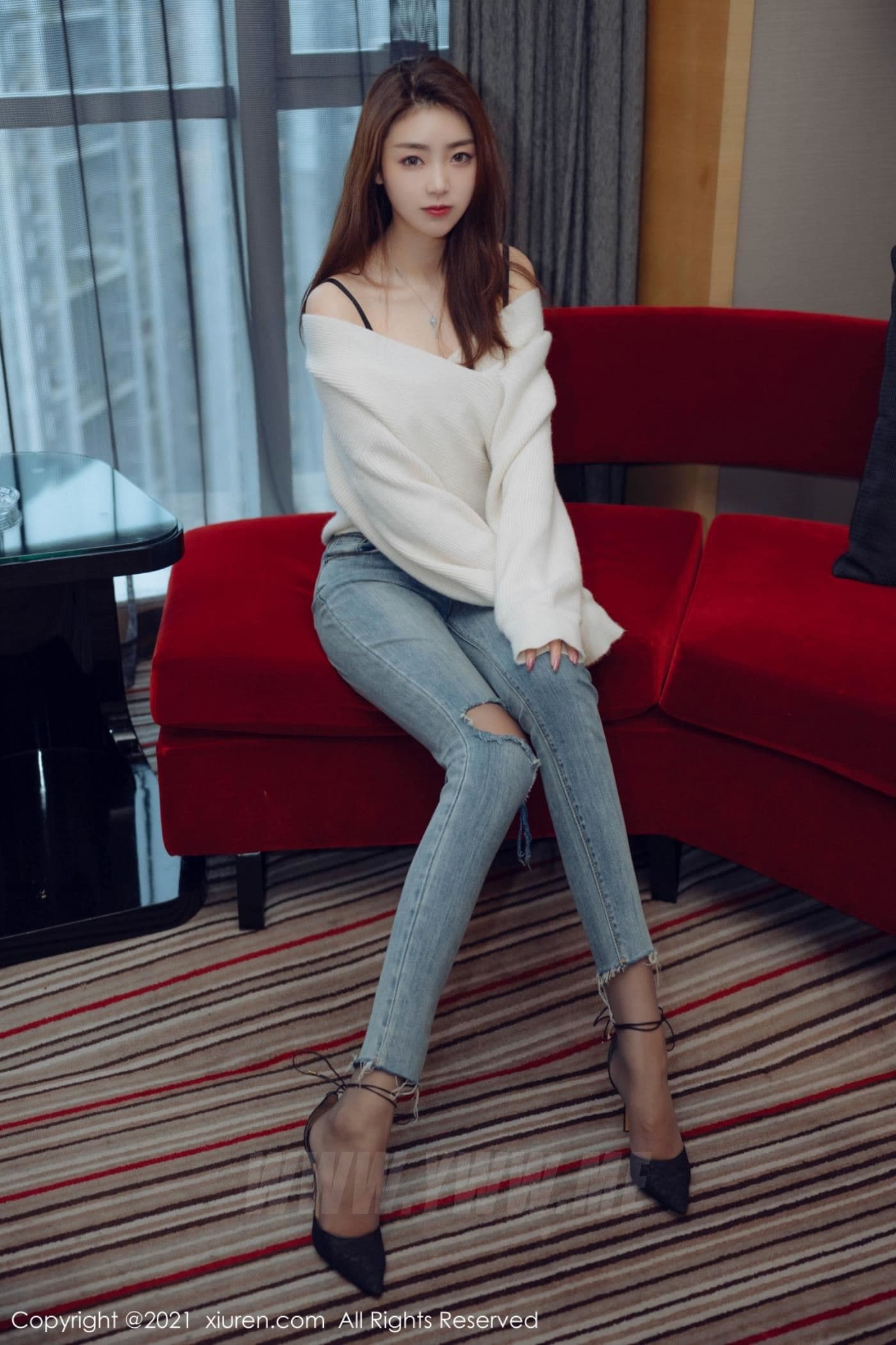 XiuRen秀人网 No.3493 可樂Vicky 黑丝美腿
