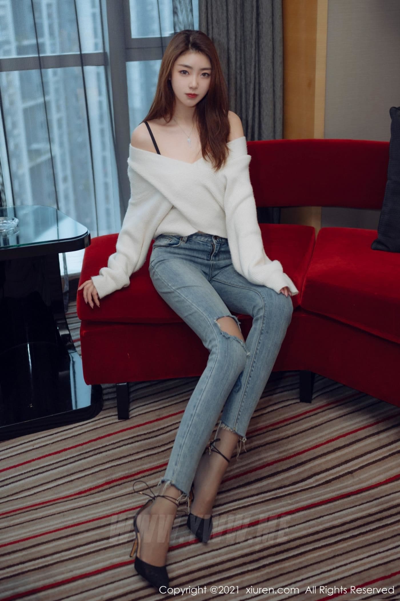XiuRen秀人网 No.3493 可樂Vicky 黑丝美腿