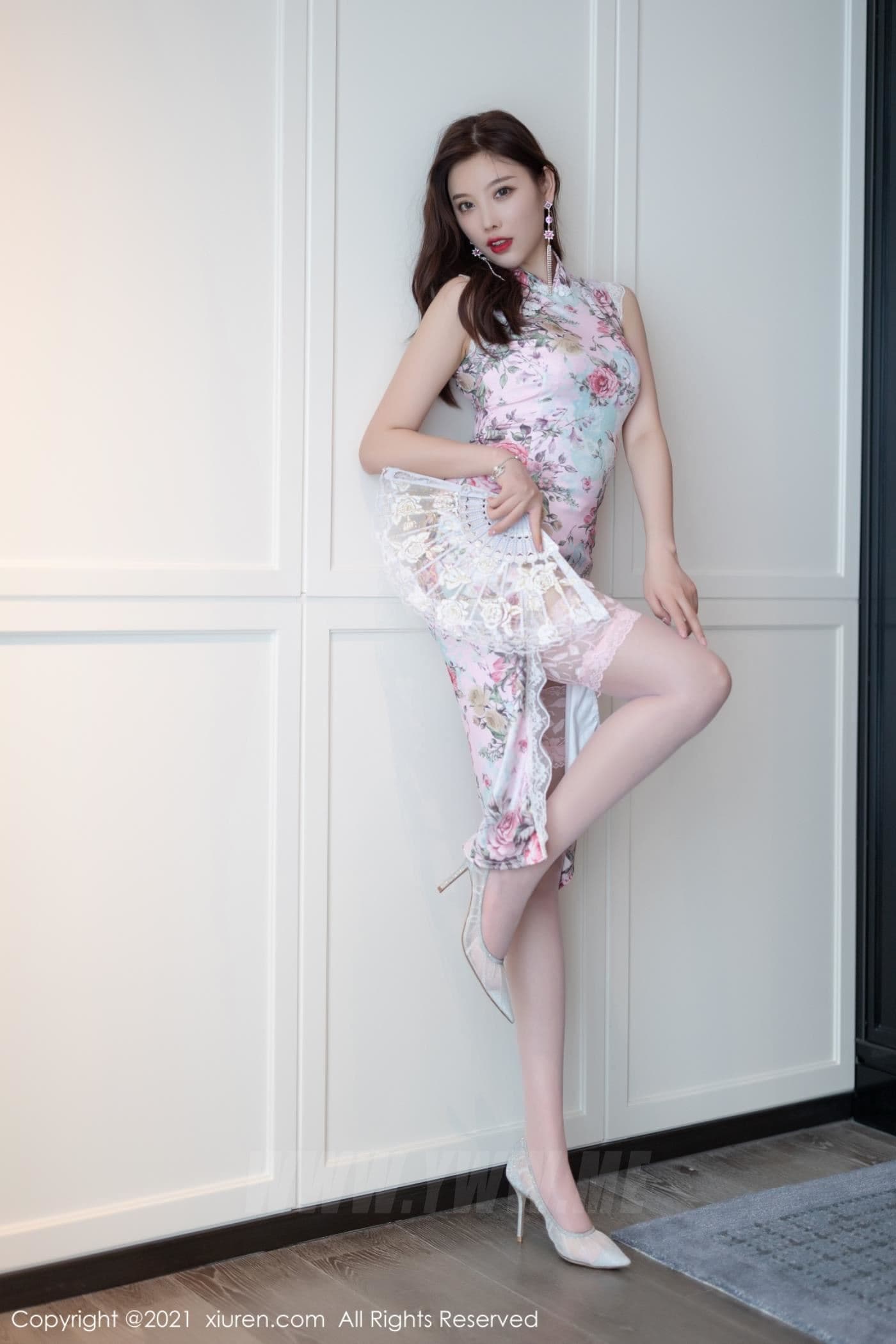 XiuRen秀人网 No.3461 杨晨晨Yome 旗袍美腿