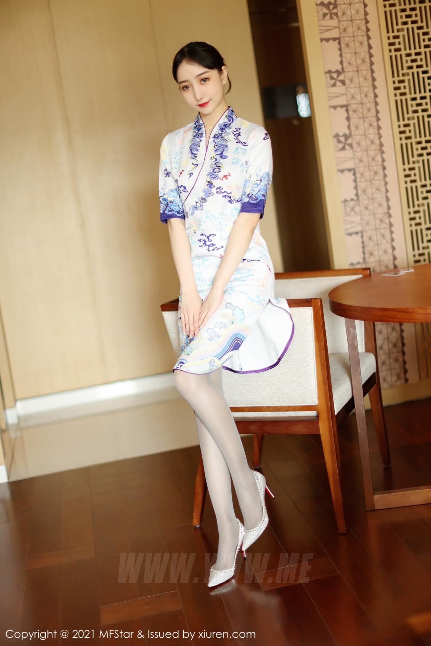 MFStar模范学院 VOL.490 水水er 丽江旅拍