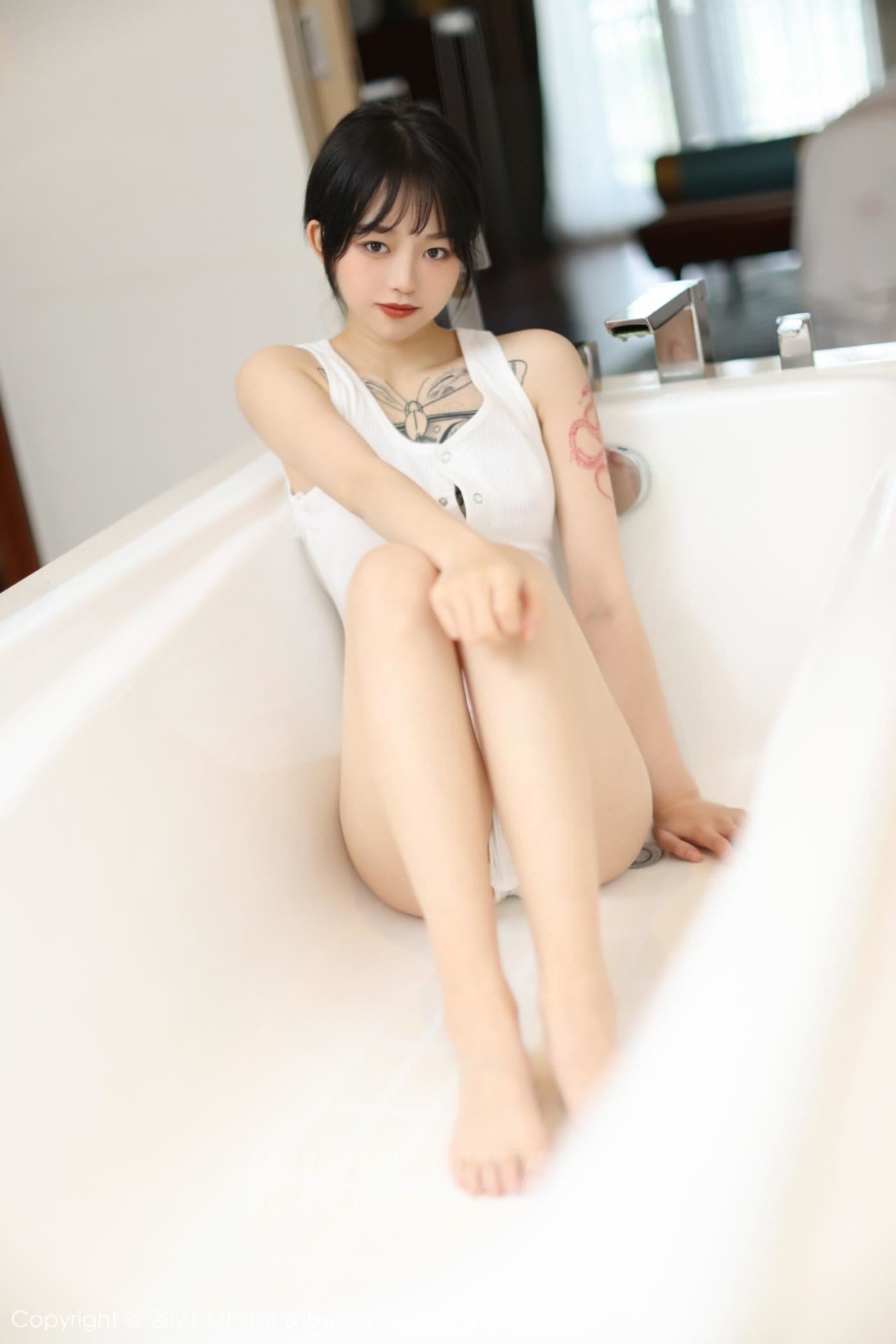 MFStar模范学院 VOL.496 奶瓶子 丽江旅拍