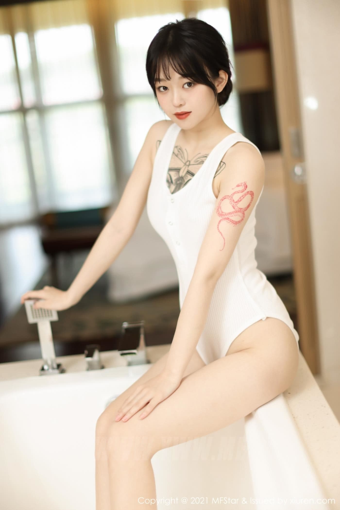MFStar模范学院 VOL.496 奶瓶子 丽江旅拍