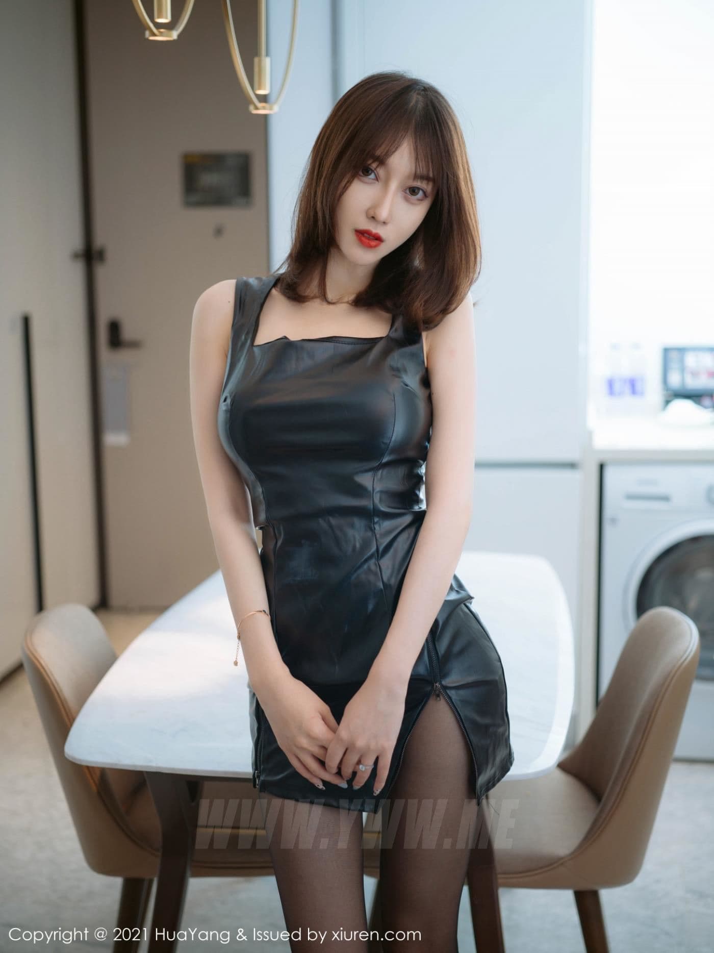 HuaYang花漾 VOL.419 玥儿玥er 黑丝美腿