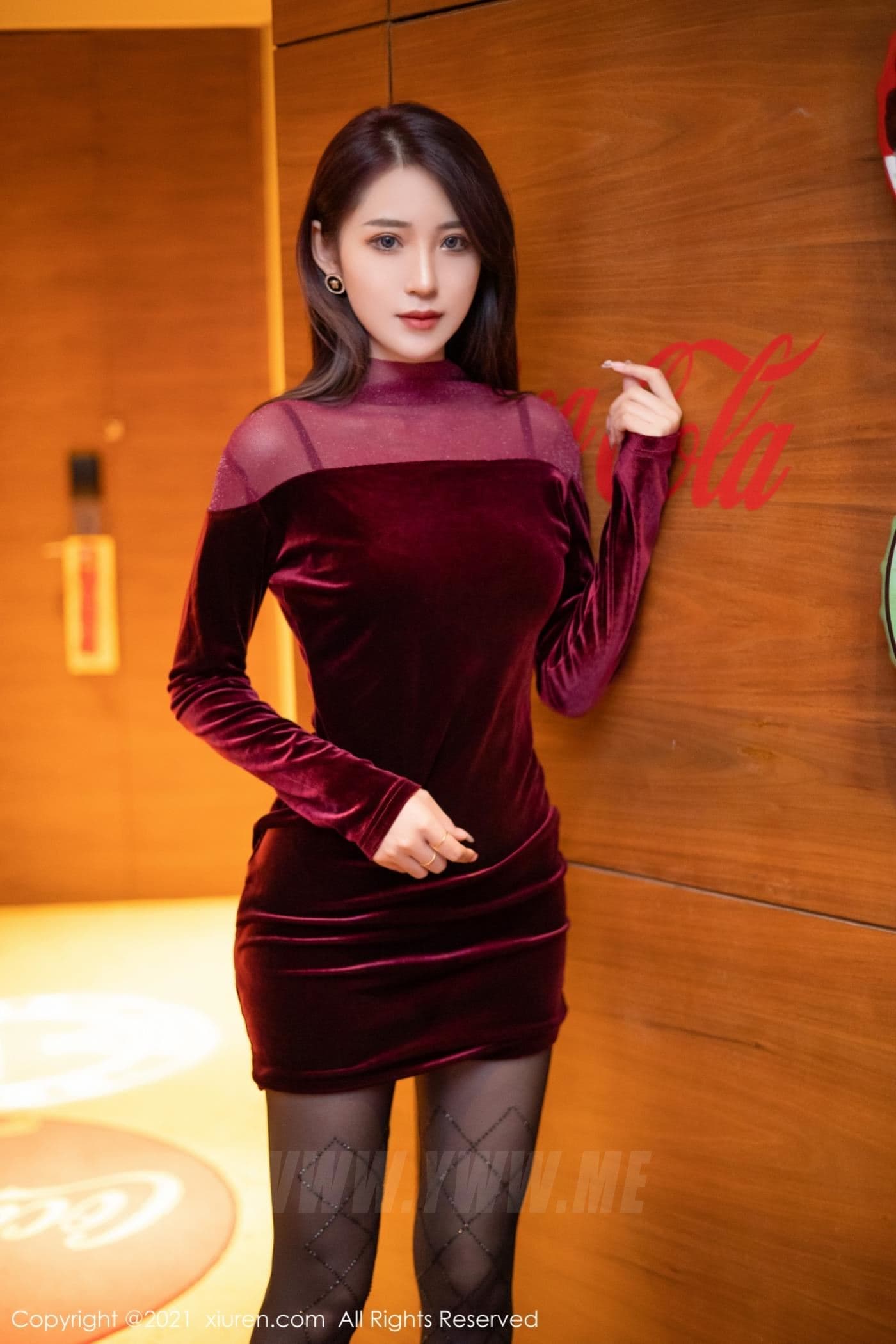 XiuRen秀人网 No.3765 周慕汐baby 黑丝美腿