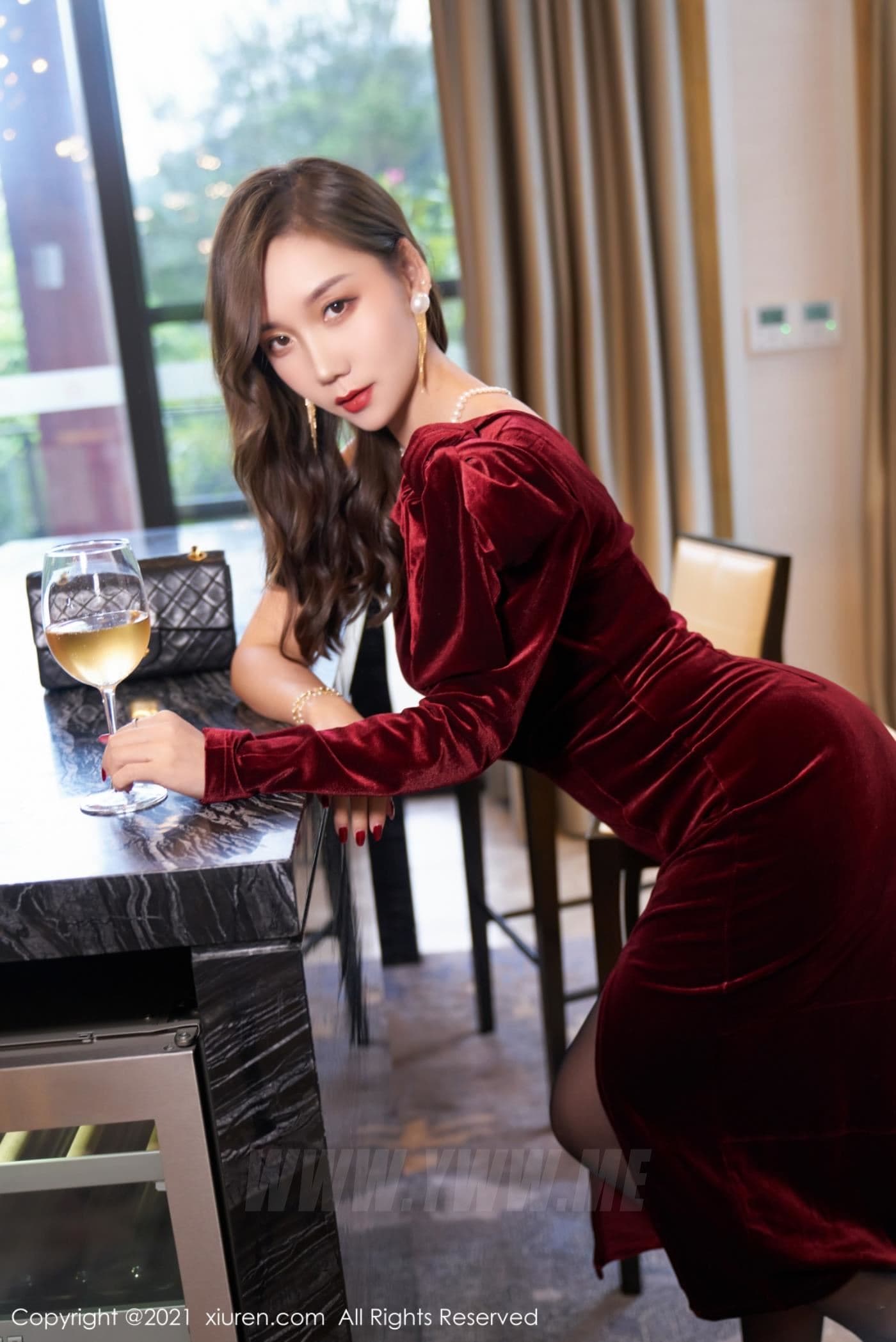 XiuRen秀人网 No.3807 艾静香 美臀