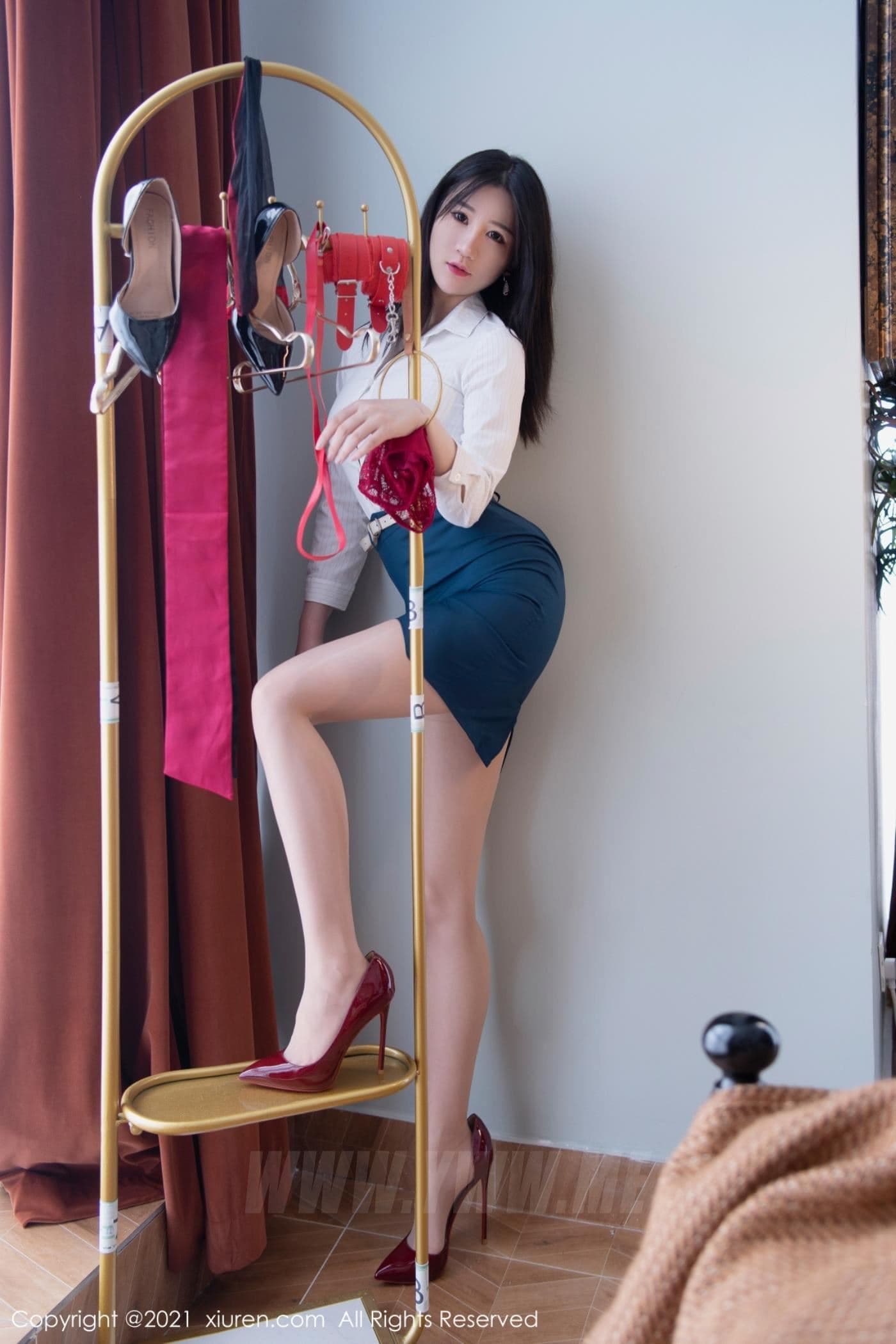 XiuRen秀人网 No.4022 顾乔楠Cora 美臀丝袜