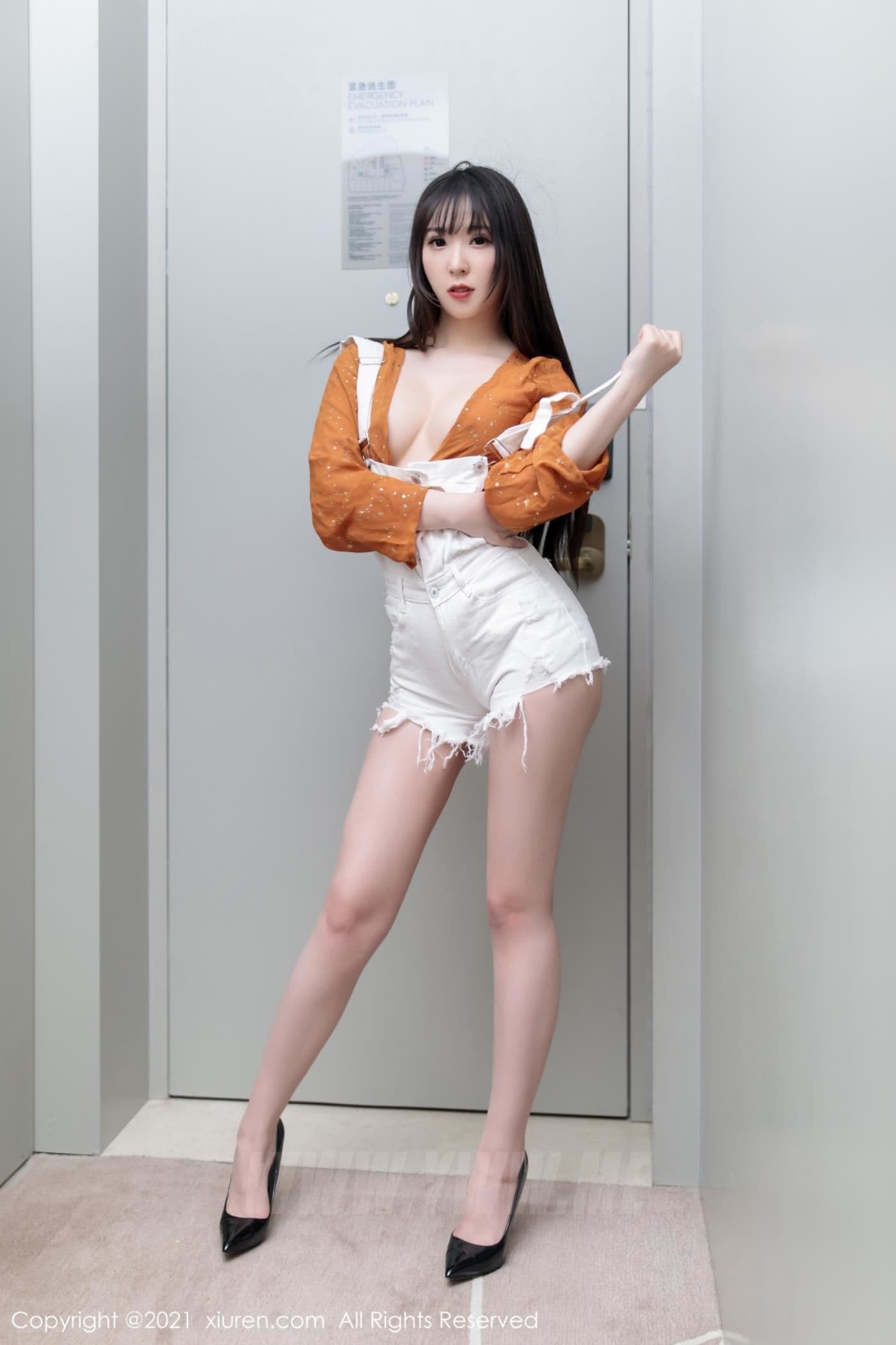 XiuRen秀人网 No.4015 小波多 美臀