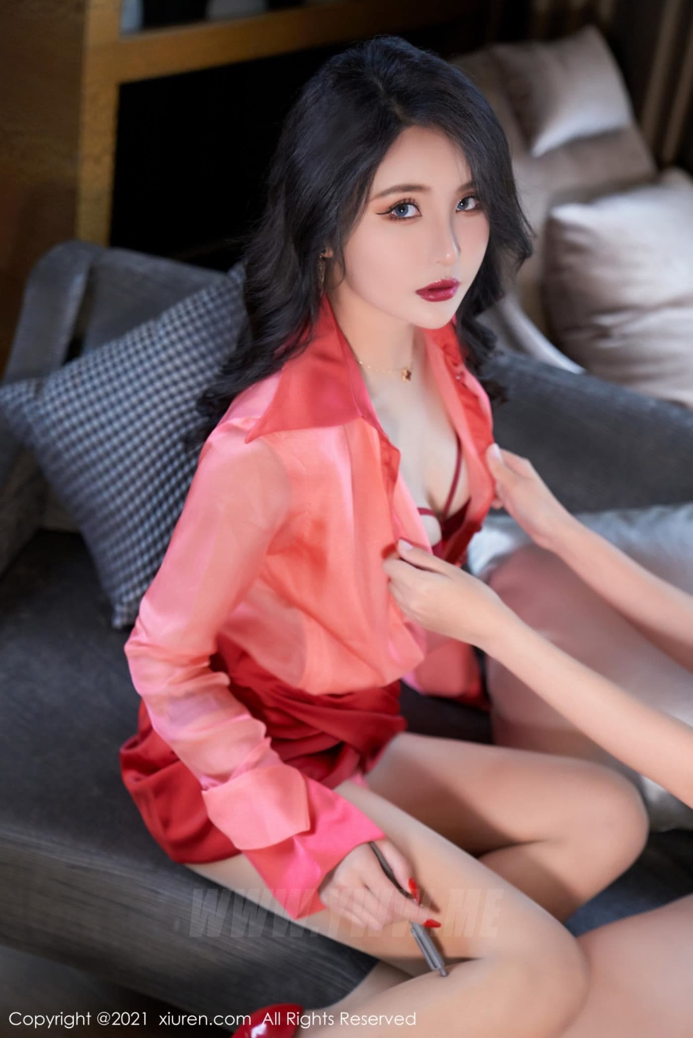 XiuRen秀人网 No.3915 Emily尹菲