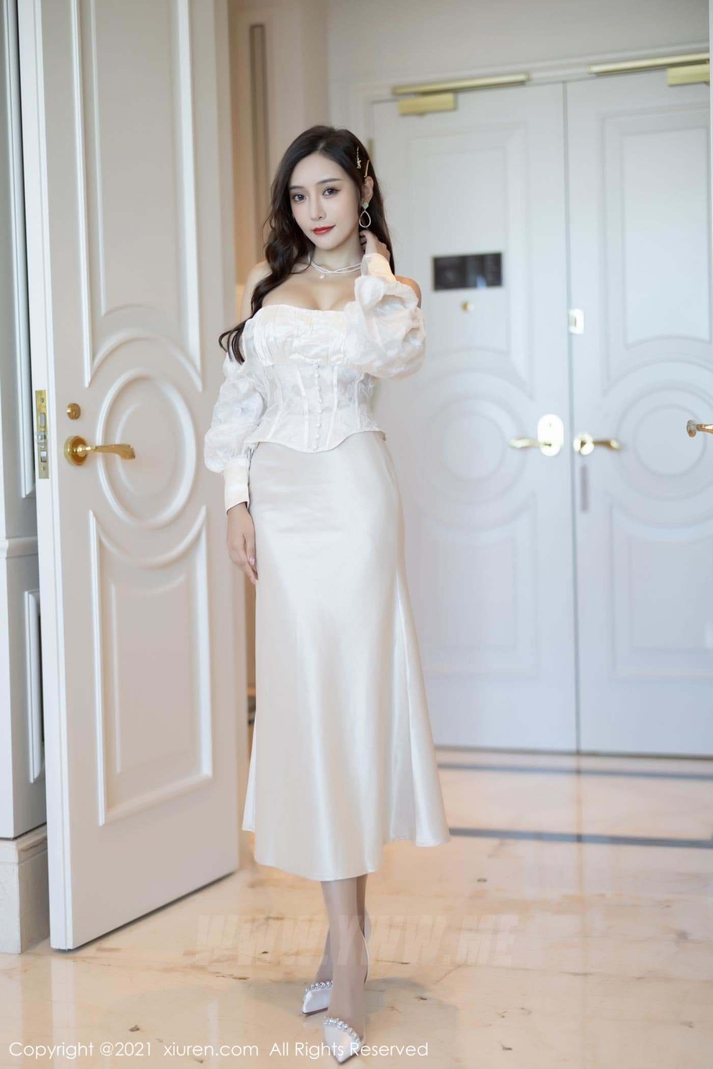 XiuRen秀人网 No.4136 王馨瑶yanni 深圳旅拍