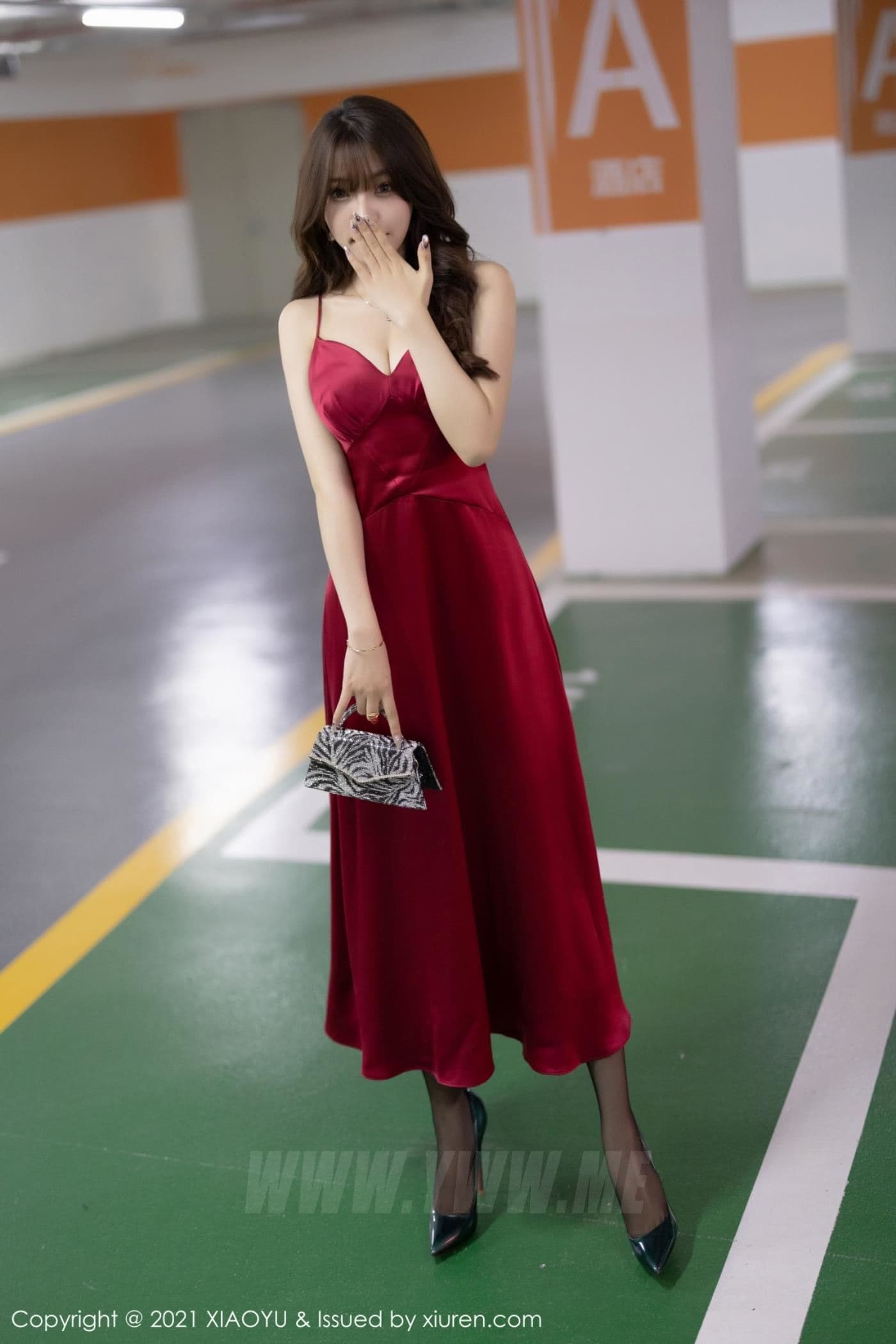 XIAOYU语画界 VOL.654 芝芝Booty 黑丝吊裙
