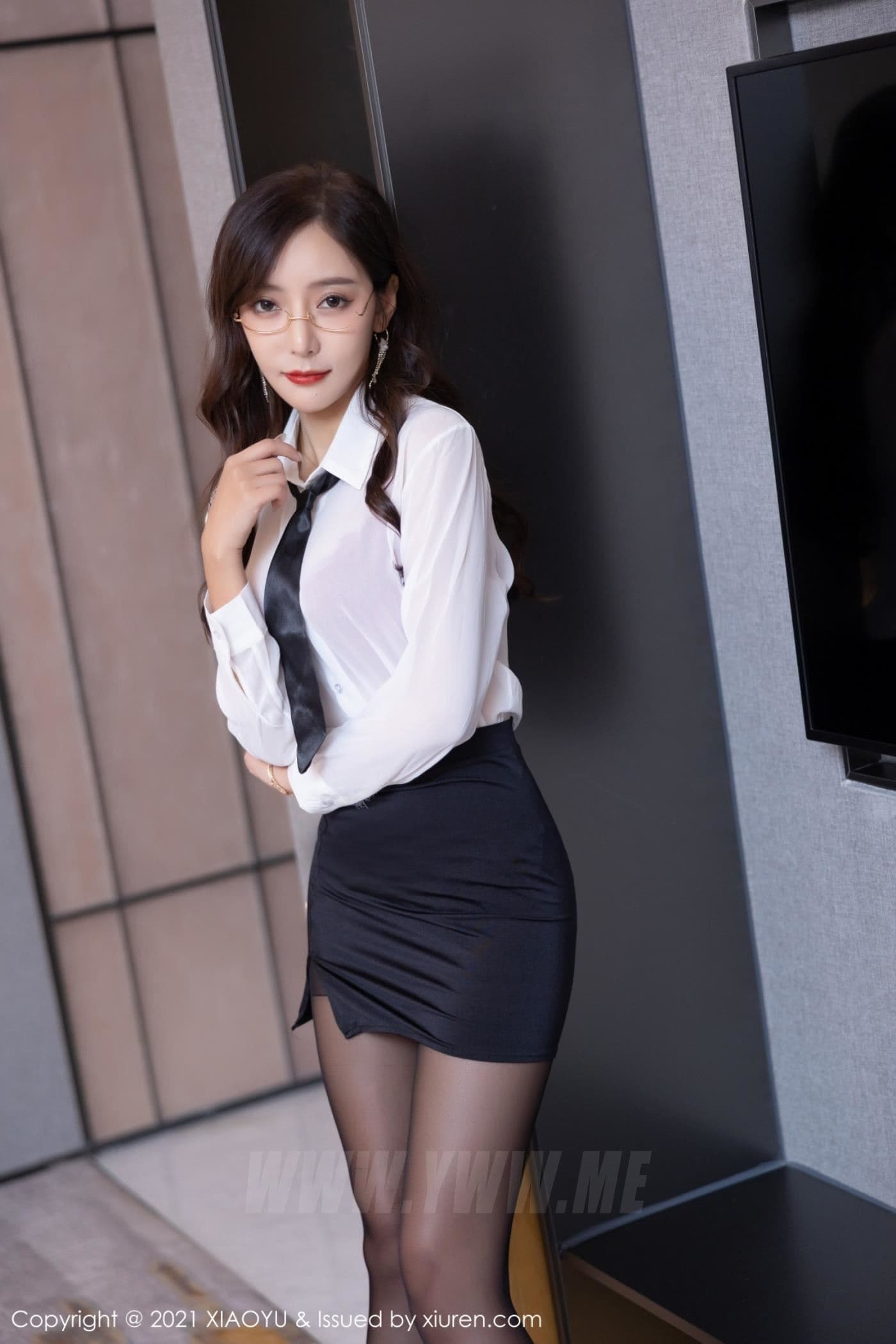 XIAOYU语画界 VOL.665 王馨瑶yanni 眼镜OL