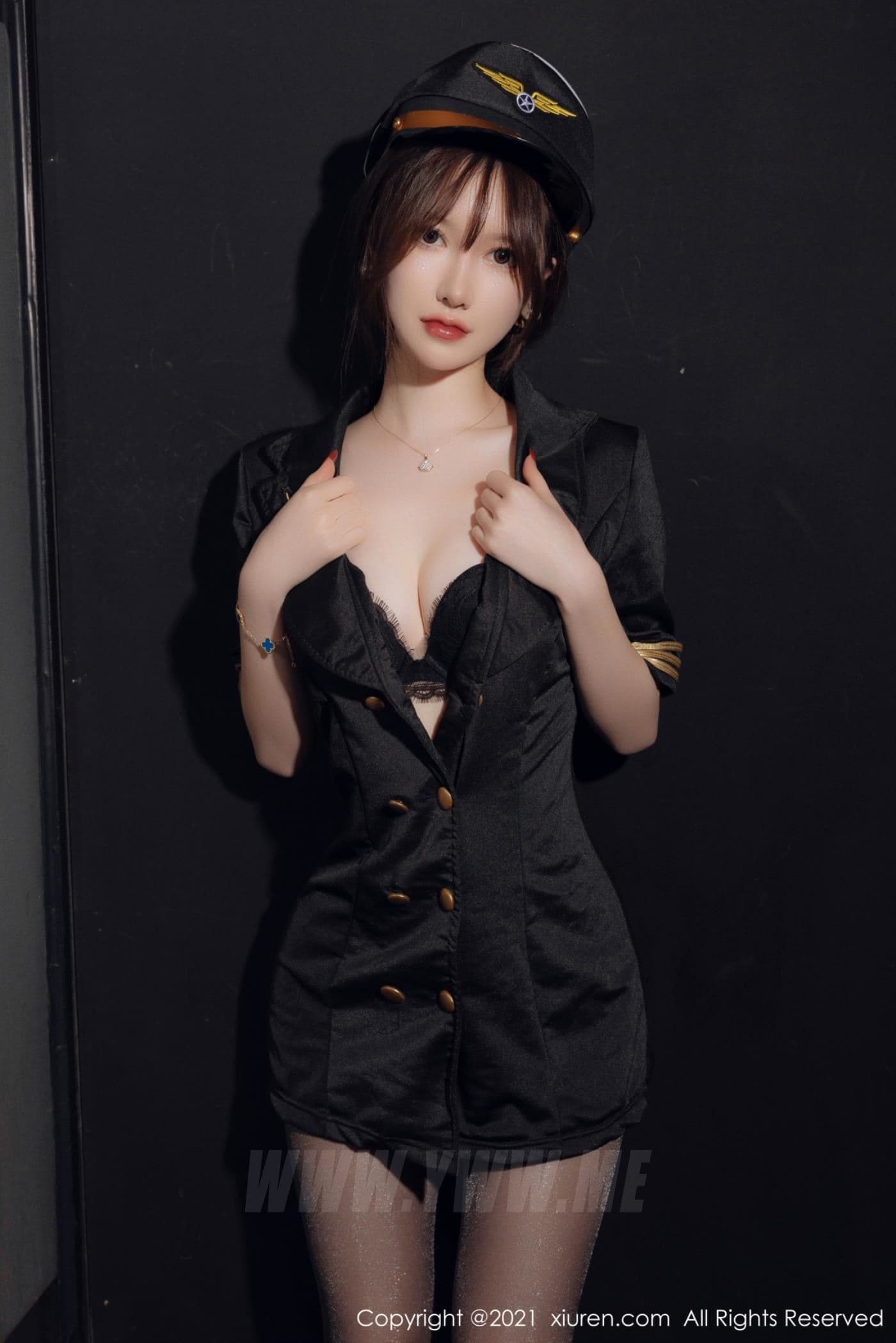 XiuRen秀人网 No.4355 美桃酱 黑丝美腿