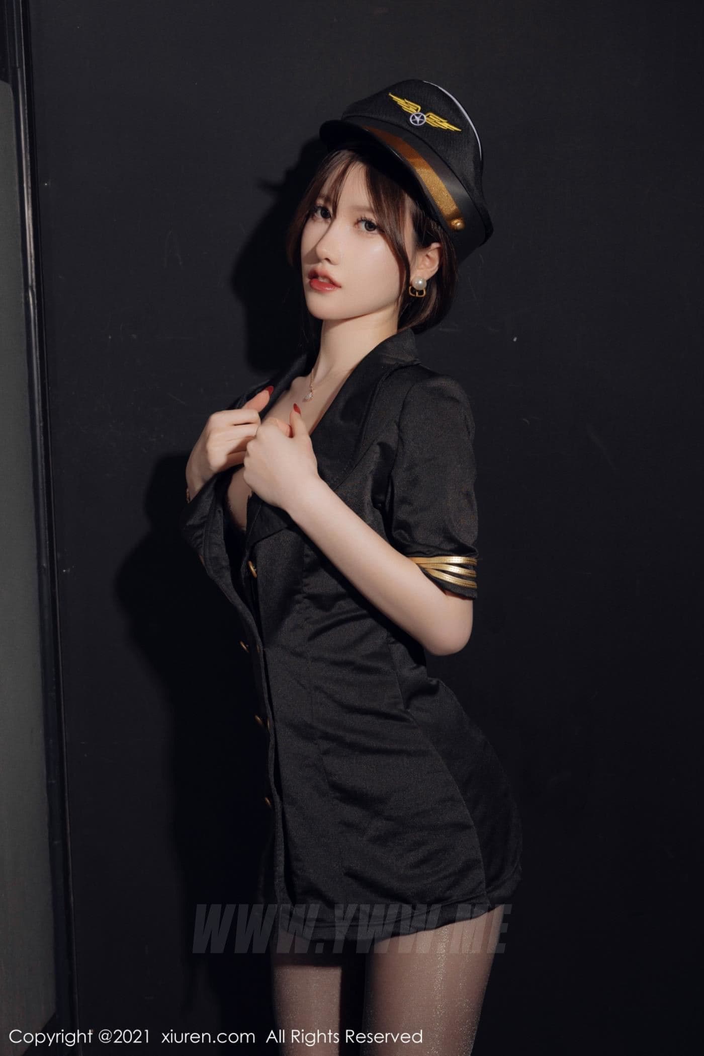 XiuRen秀人网 No.4355 美桃酱 黑丝美腿