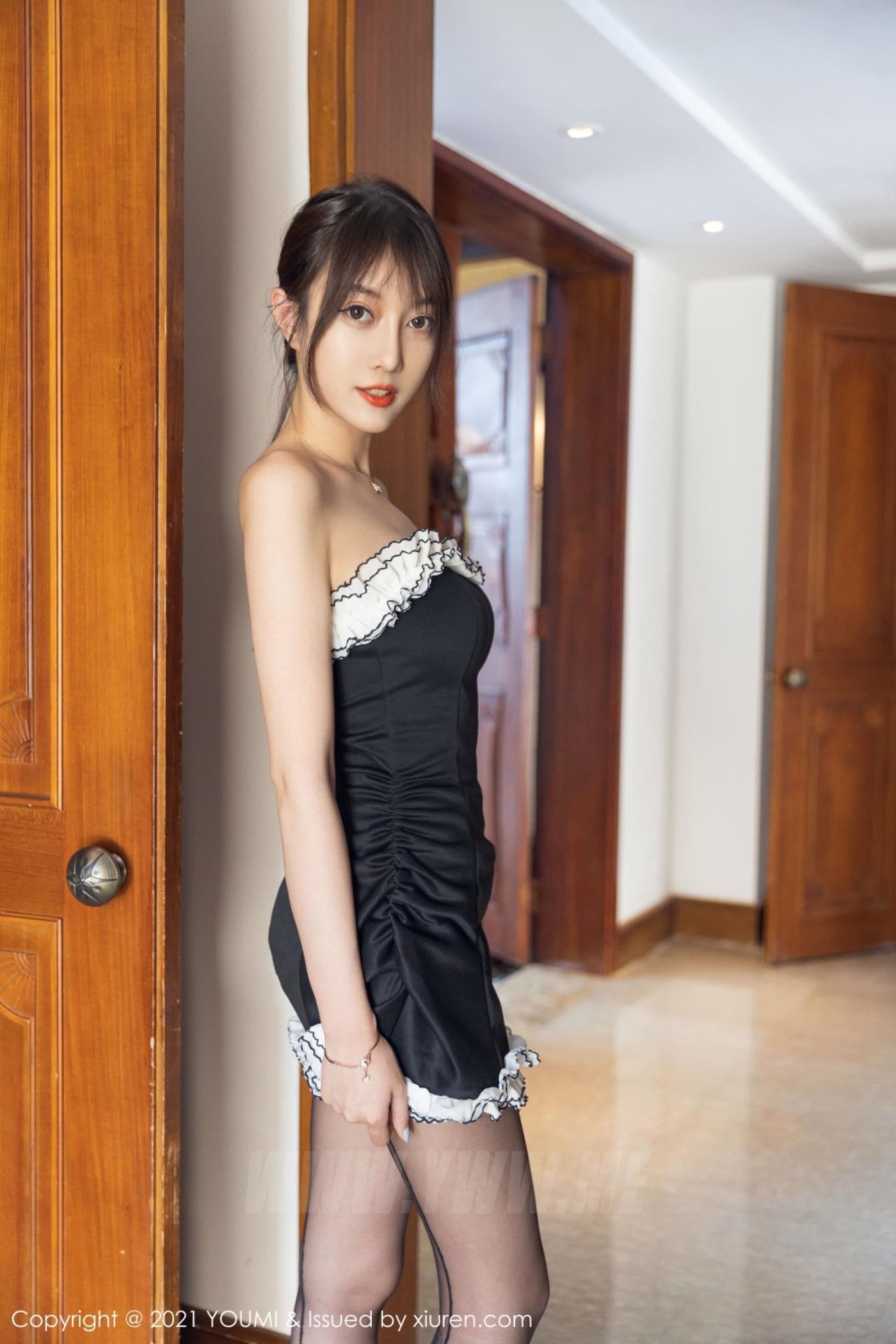 YOUMI尤蜜荟 VOL.729 玥儿玥er 黑丝美腿