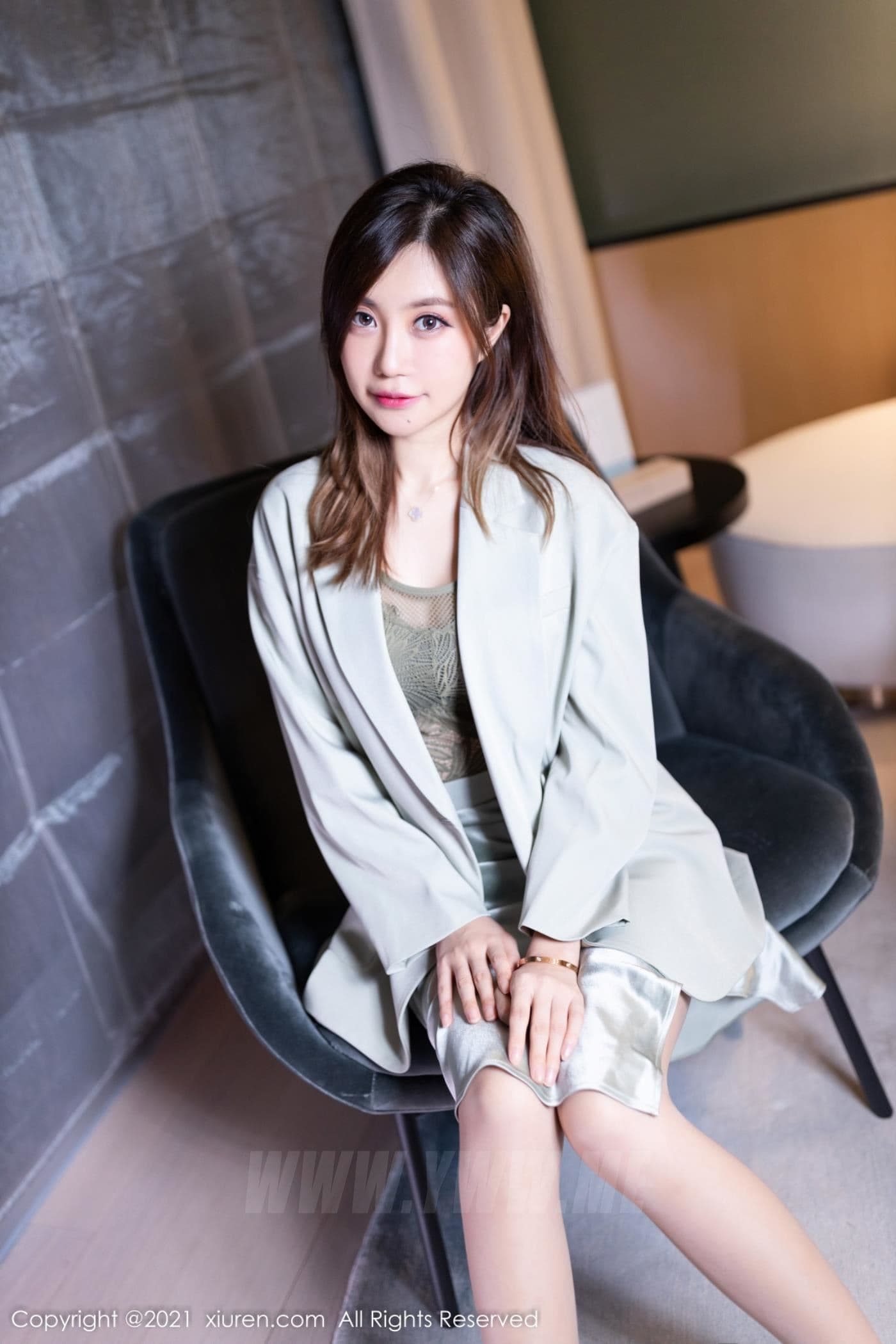 XiuRen秀人网 No.4353 绮里嘉ula 美腿御姐