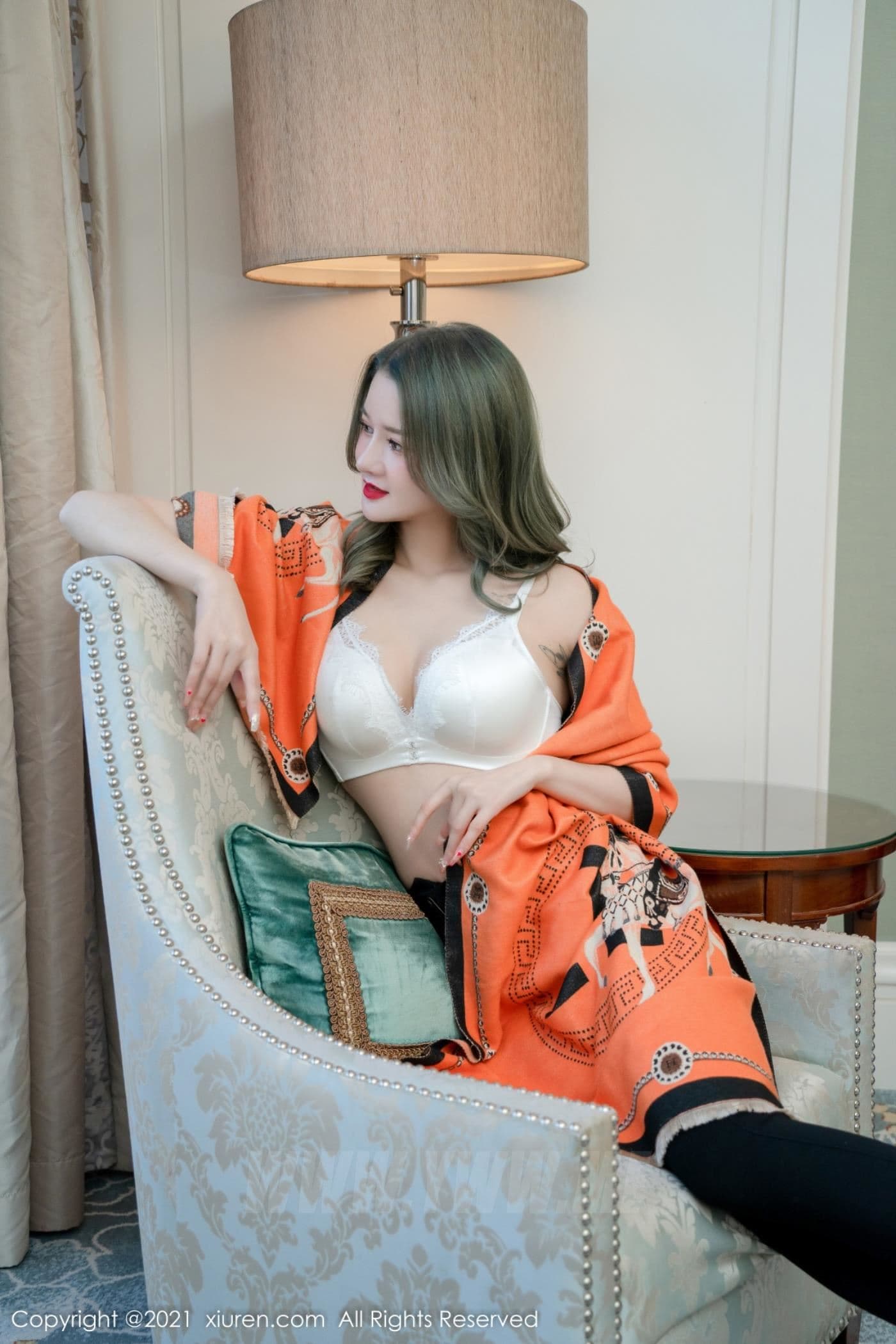 XiuRen秀人网 No.4374 文芮jeninfer 黑丝美腿