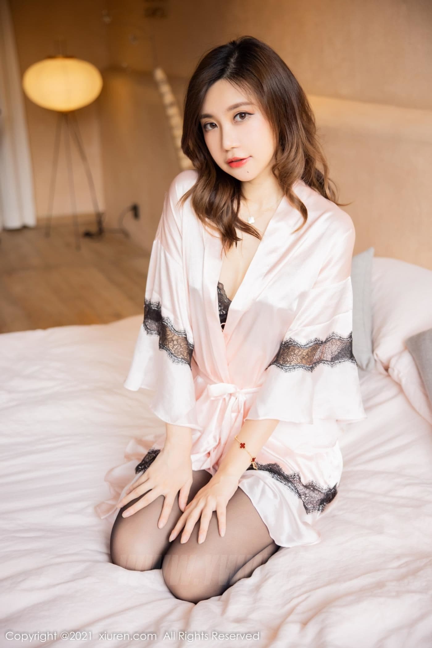 XiuRen秀人网 No.4398 绮里嘉ula 黑丝美腿